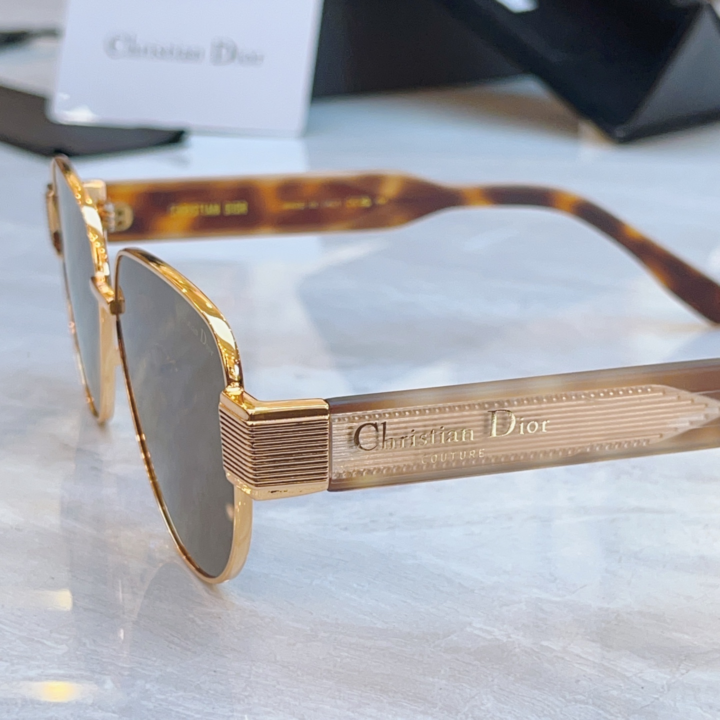 ，【DIO* 】迪*奥新款太阳镜，MODEL：DGSTA55UCR，SIZE：57口14-145