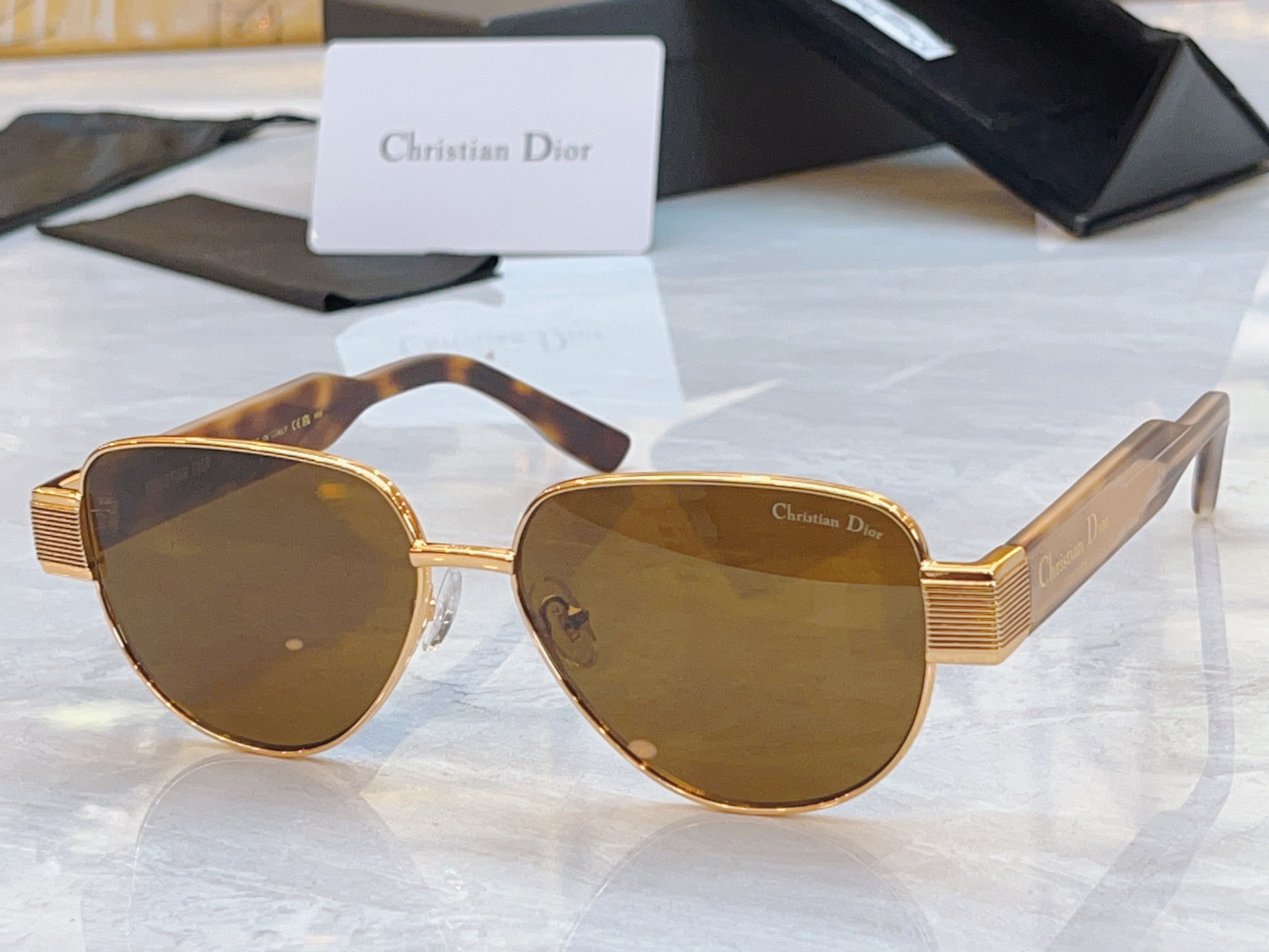 ，【DIO* 】迪*奥新款太阳镜，MODEL：DGSTA55UCR，SIZE：57口14-145