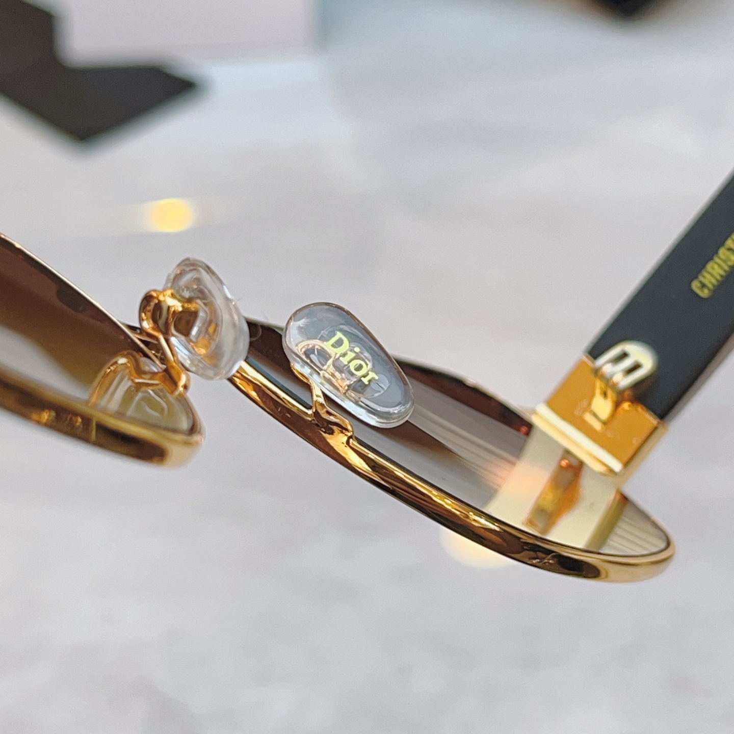 ，【DIO* 】迪*奥新款太阳镜，MODEL：S2U，SIZE：55口18-145