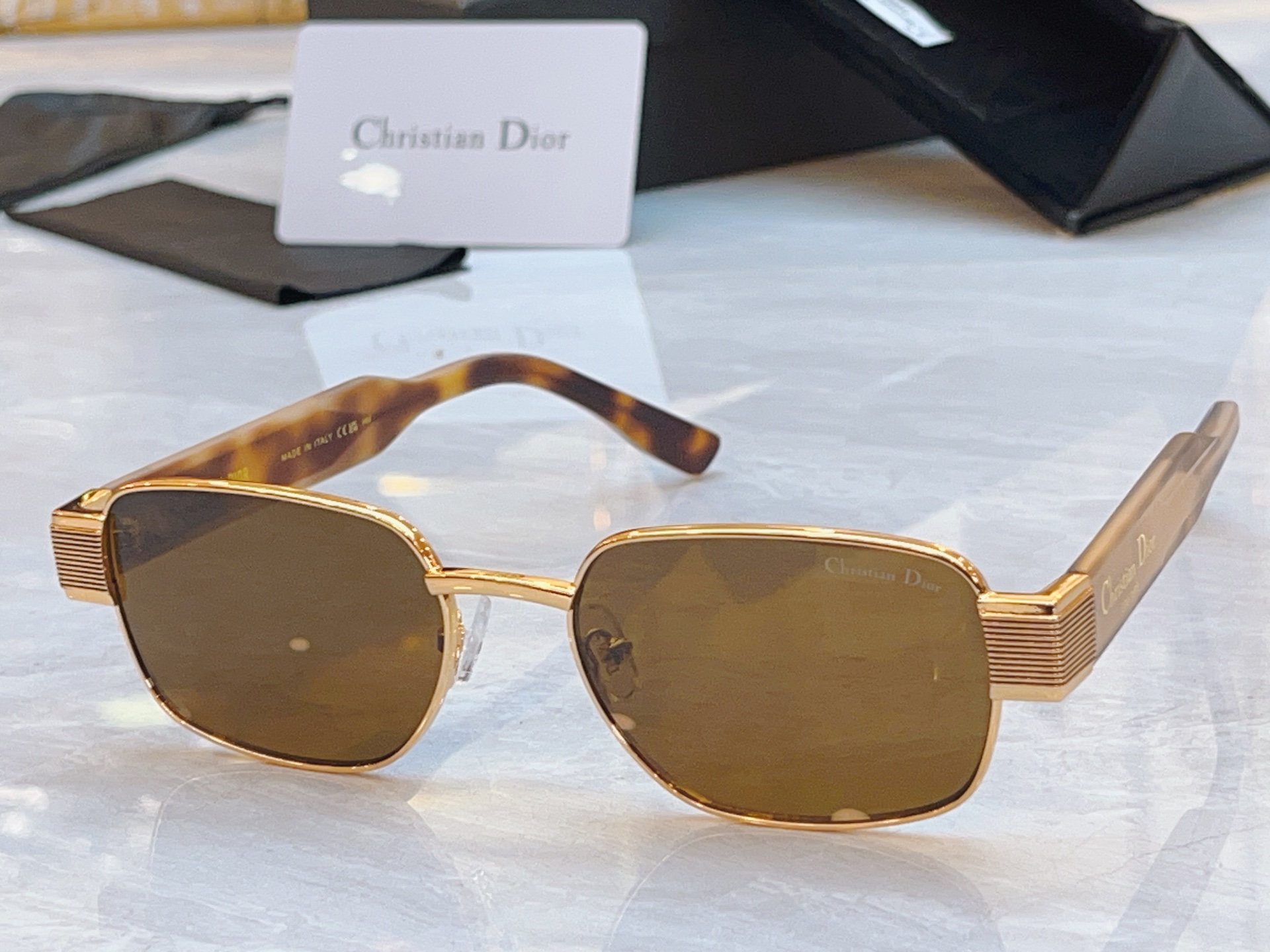 ，【DIO* 】迪*奥新款太阳镜，MODEL：S2U，SIZE：55口18-145