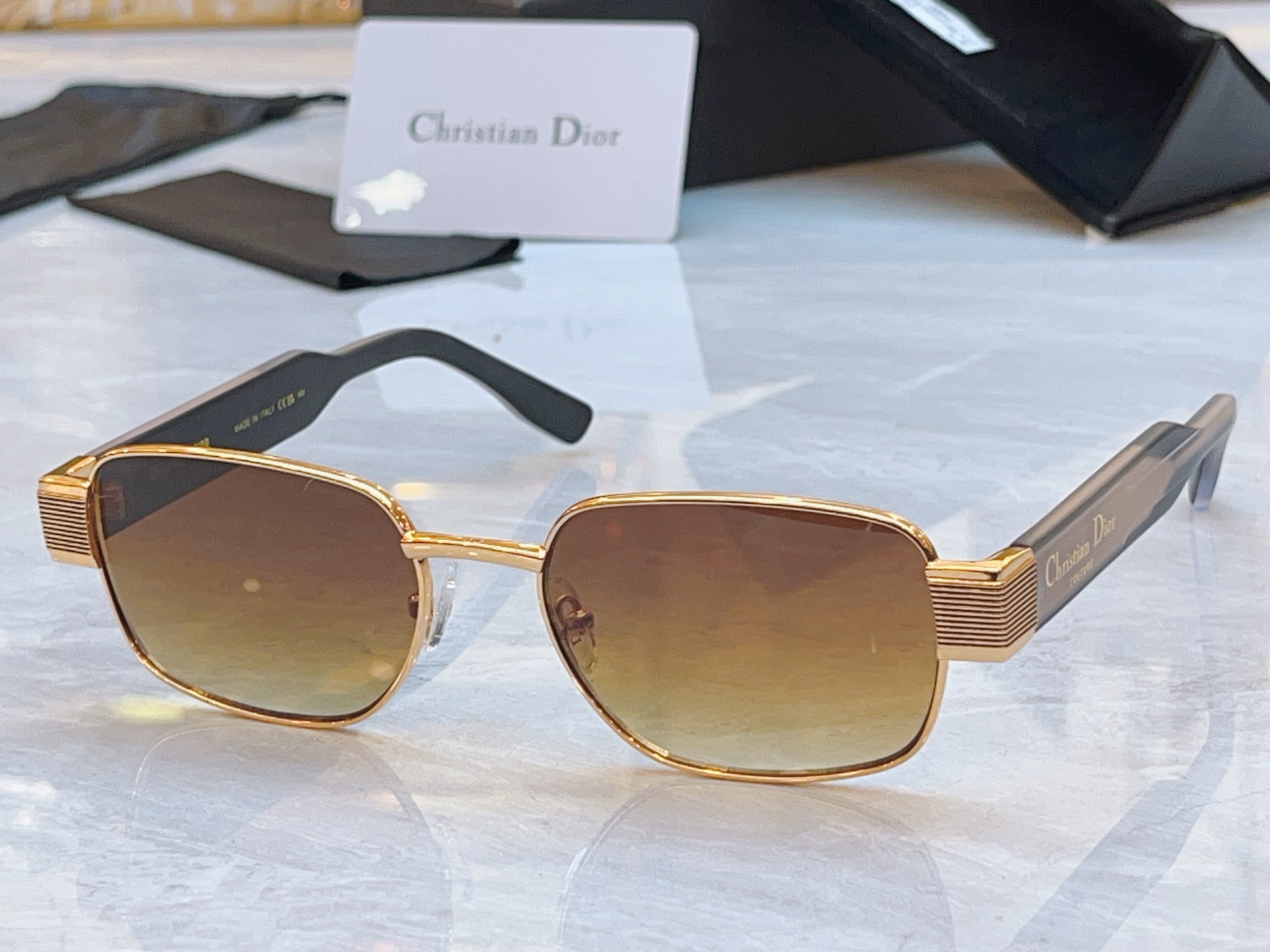 ，【DIO* 】迪*奥新款太阳镜，MODEL：S2U，SIZE：55口18-145