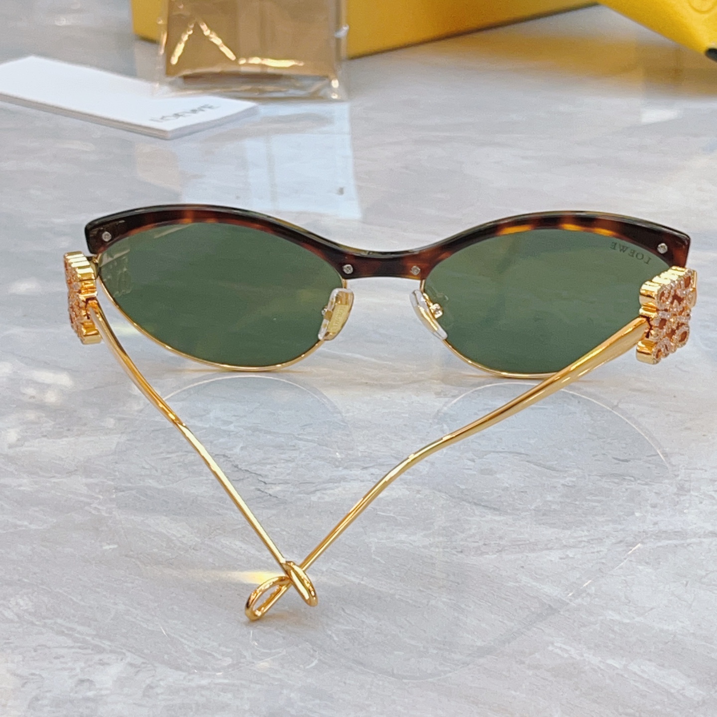 ，【LOEW*】罗意*威新款太阳镜，MODEL：LW1738LS，SIZE：59口18-143