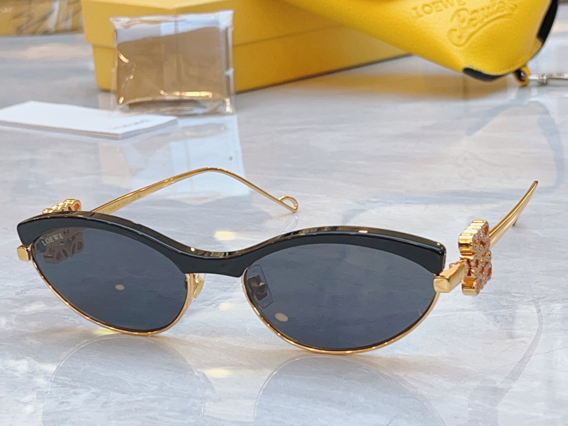 ，【LOEW*】罗意*威新款太阳镜，MODEL：LW1738LS，SIZE：59口18-143