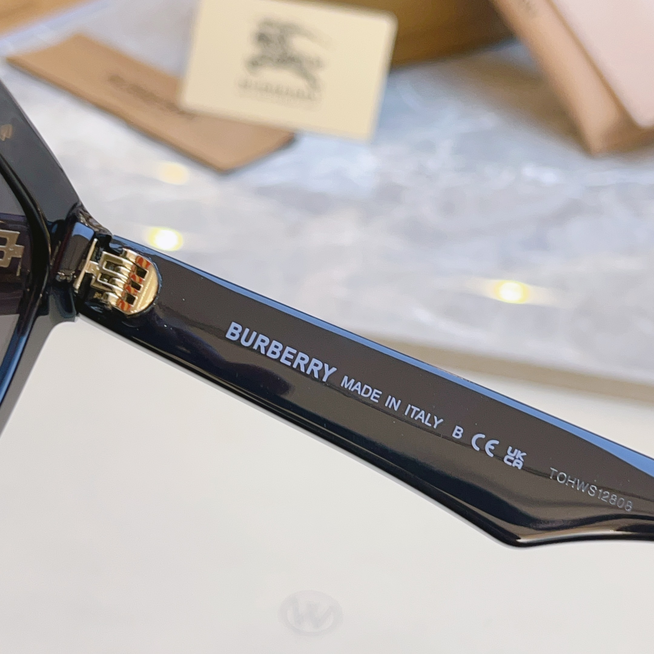 ，【BURBERR*】巴宝*莉新款太阳镜🕶️，MODEL：BE4415U，SIZE：52口21-145