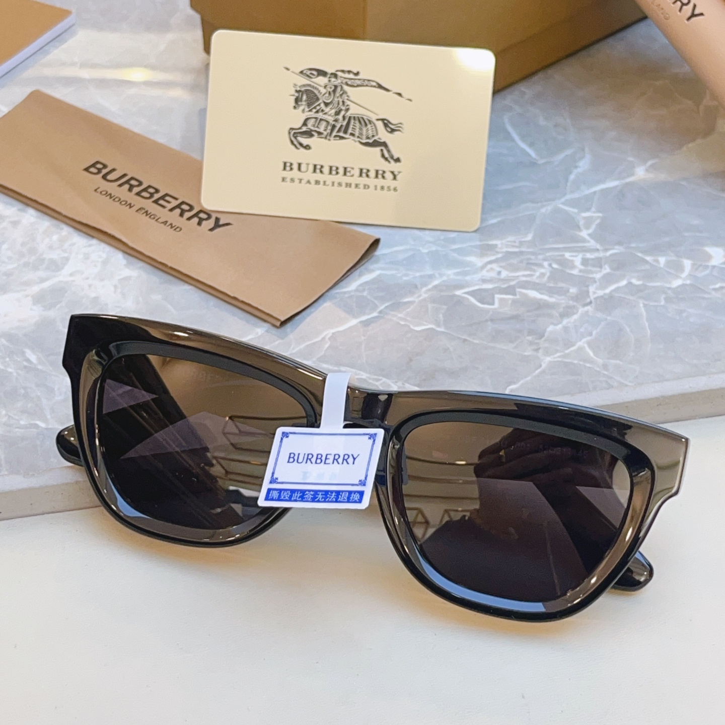 ，【BURBERR*】巴宝*莉新款太阳镜🕶️，MODEL：BE4415U，SIZE：52口21-145