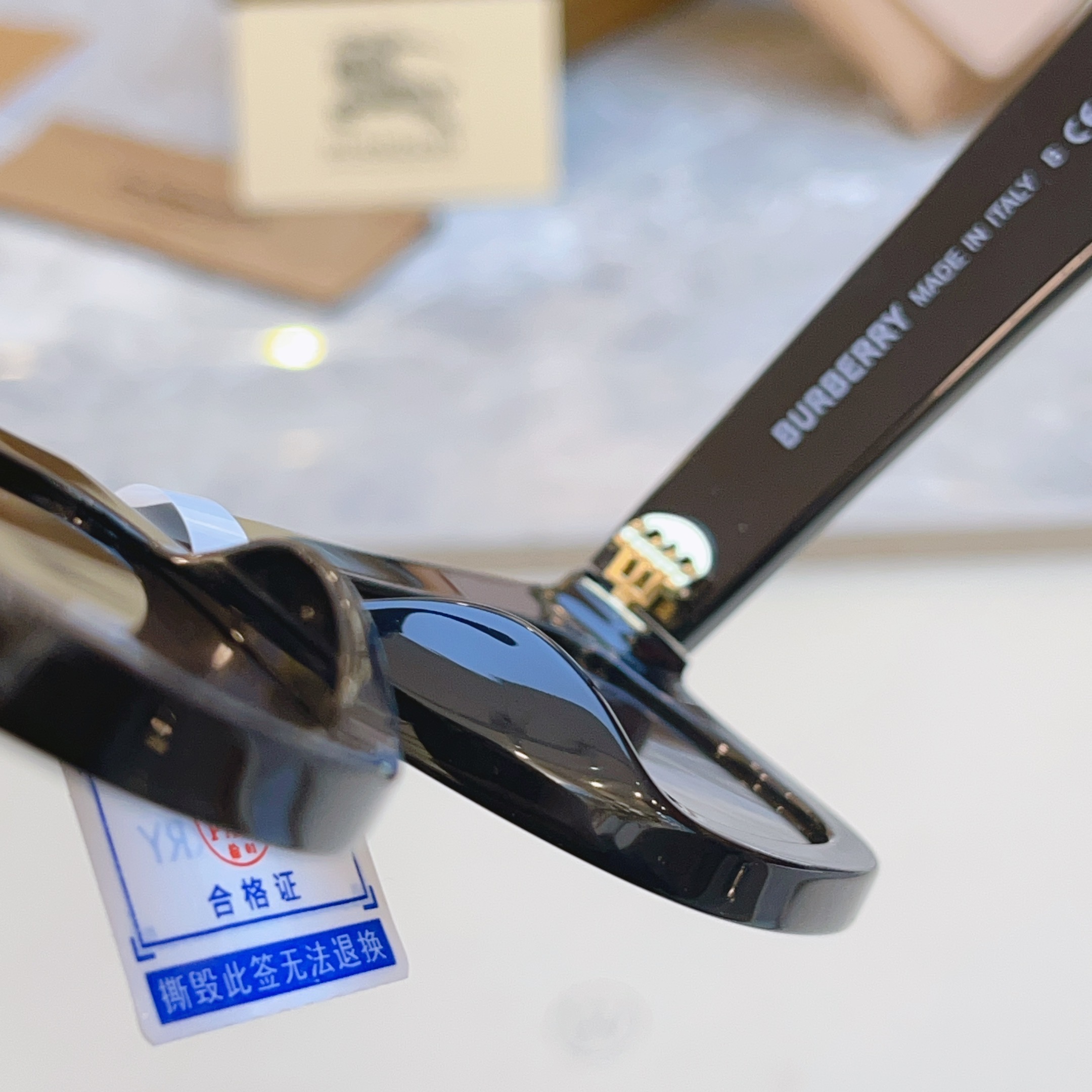 ，【BURBERR*】巴宝*莉新款太阳镜🕶️，MODEL：BE4415U，SIZE：52口21-145