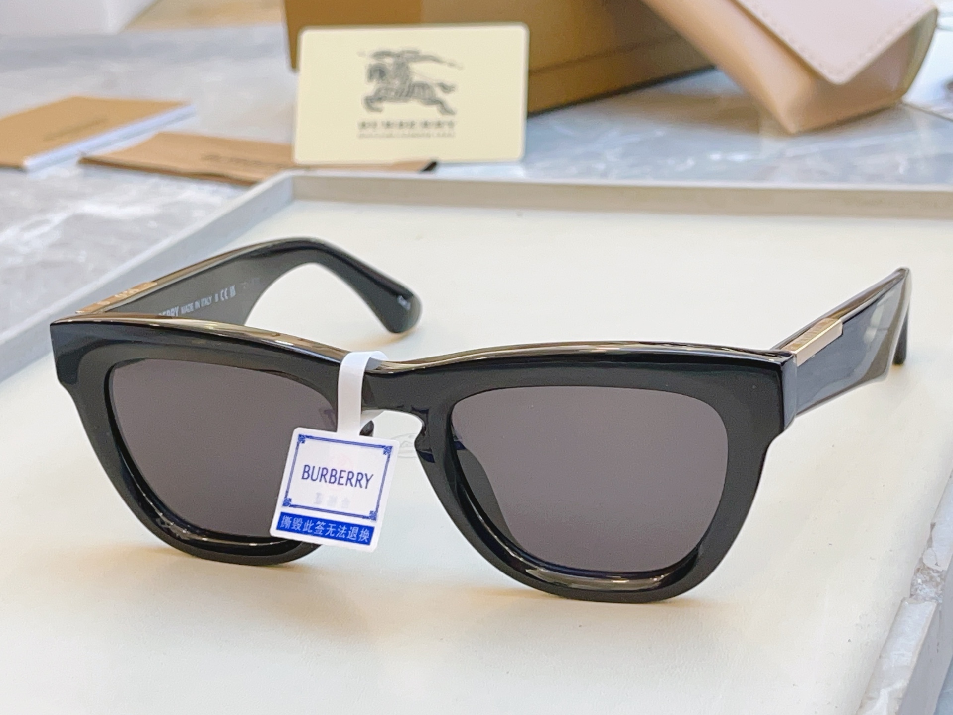 ，【BURBERR*】巴宝*莉新款太阳镜🕶️，MODEL：BE4415U，SIZE：52口21-145