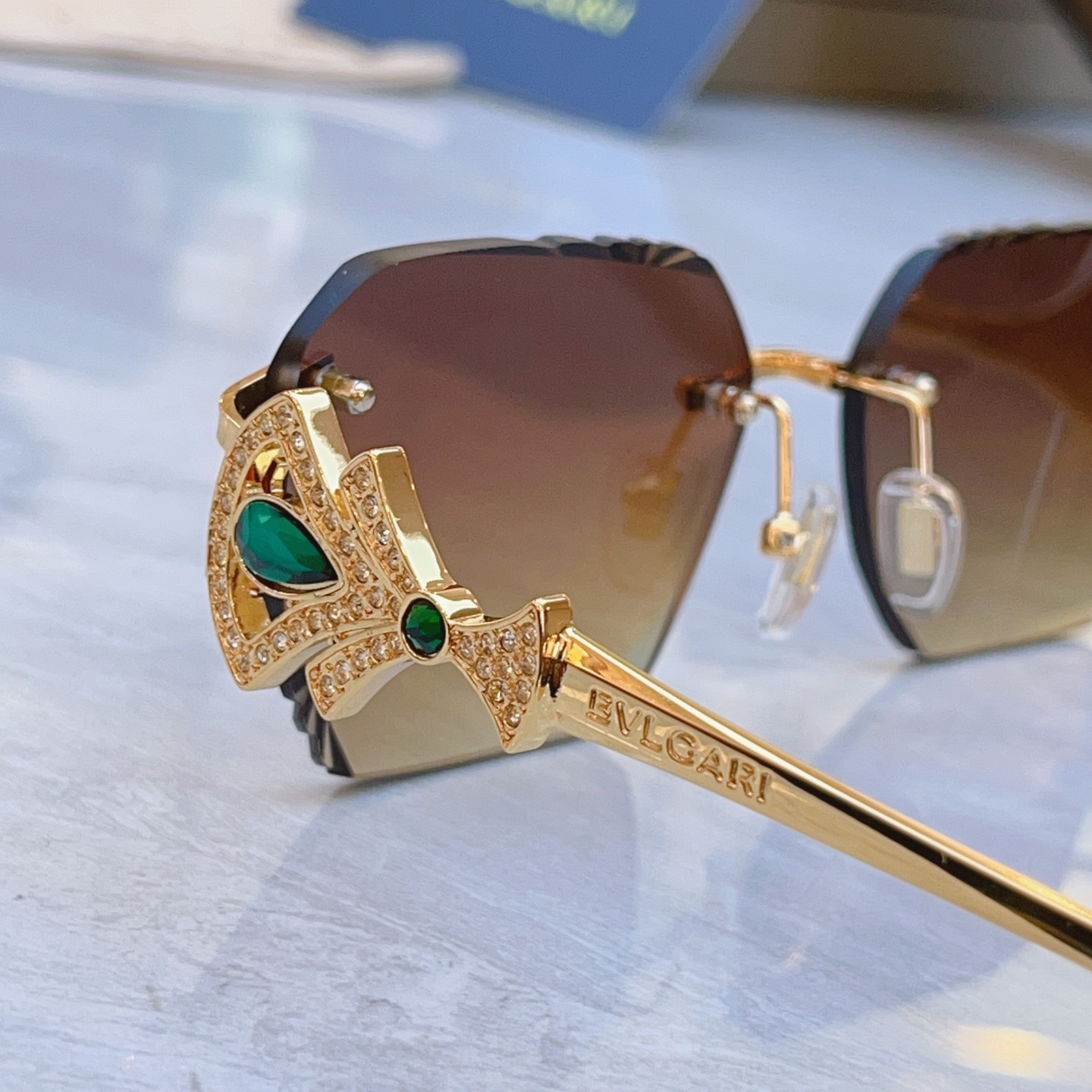 ，【BVLGA*】宝格*丽新款太阳镜，MODEL：BV 1817LU，SIZE：56口17-145