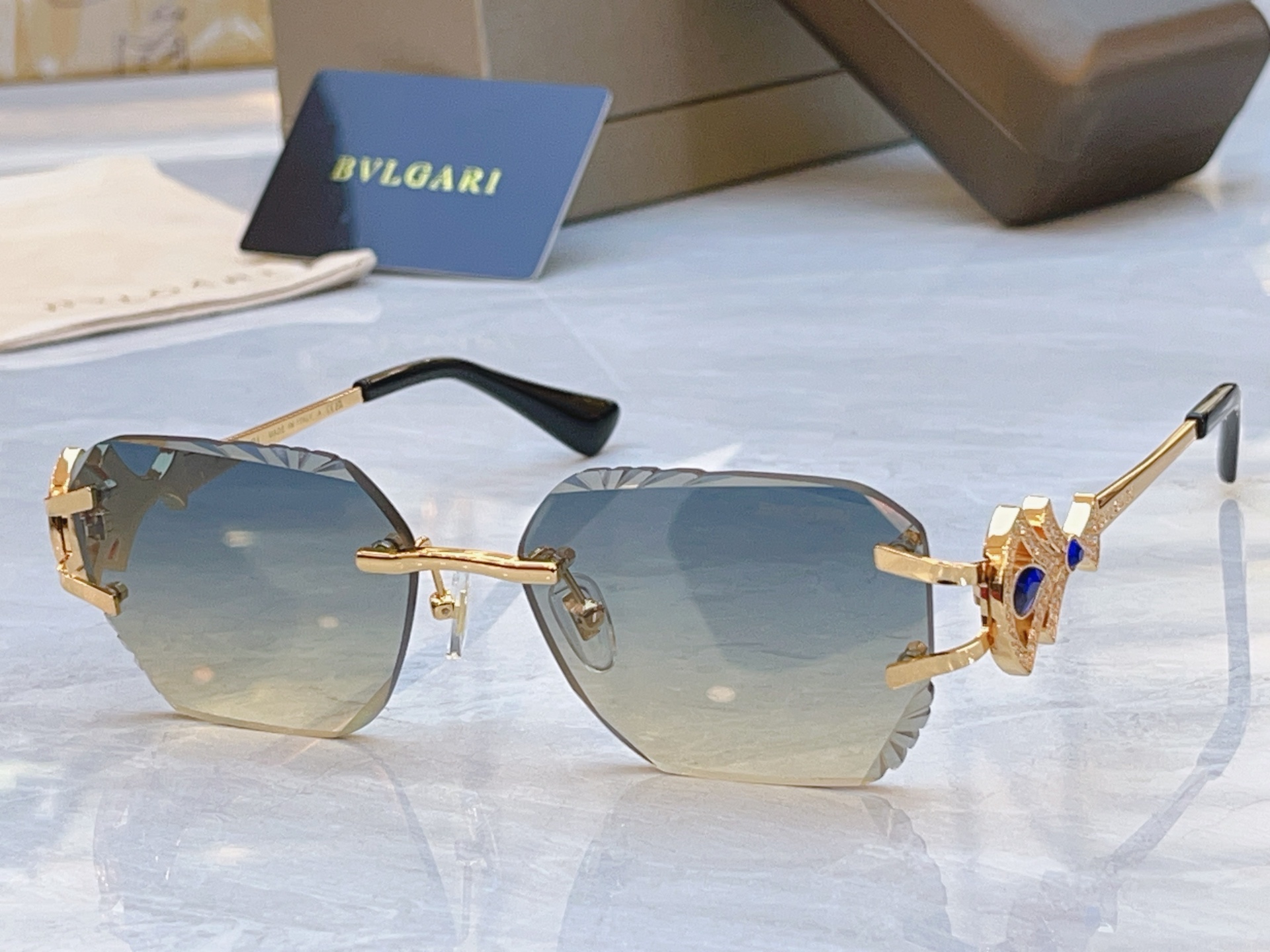 ，【BVLGA*】宝格*丽新款太阳镜，MODEL：BV 1817LU，SIZE：56口17-145