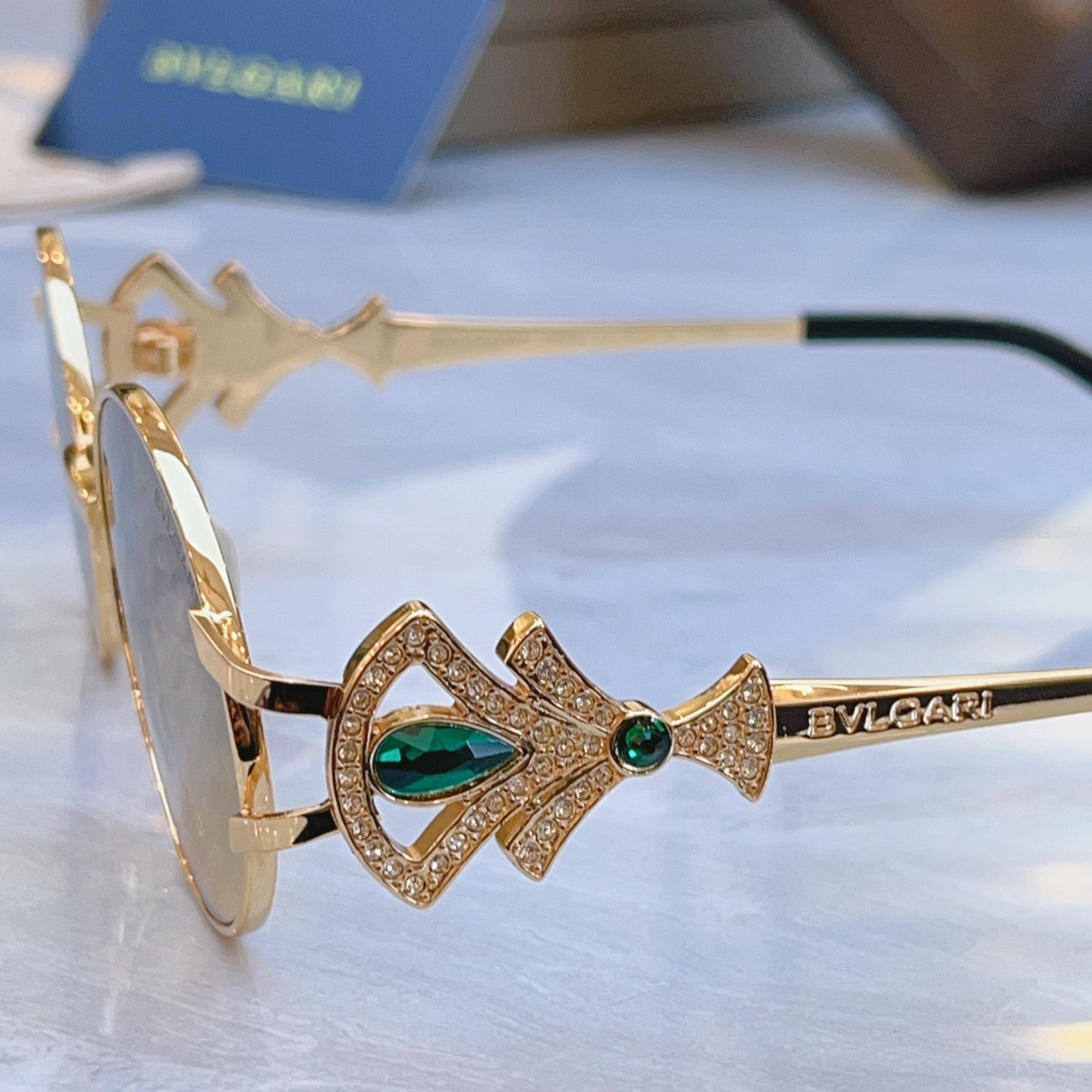 ，【BVLGA*】宝格*丽新款太阳镜，MODEL：BV 1818LU，SIZE：54口19-145