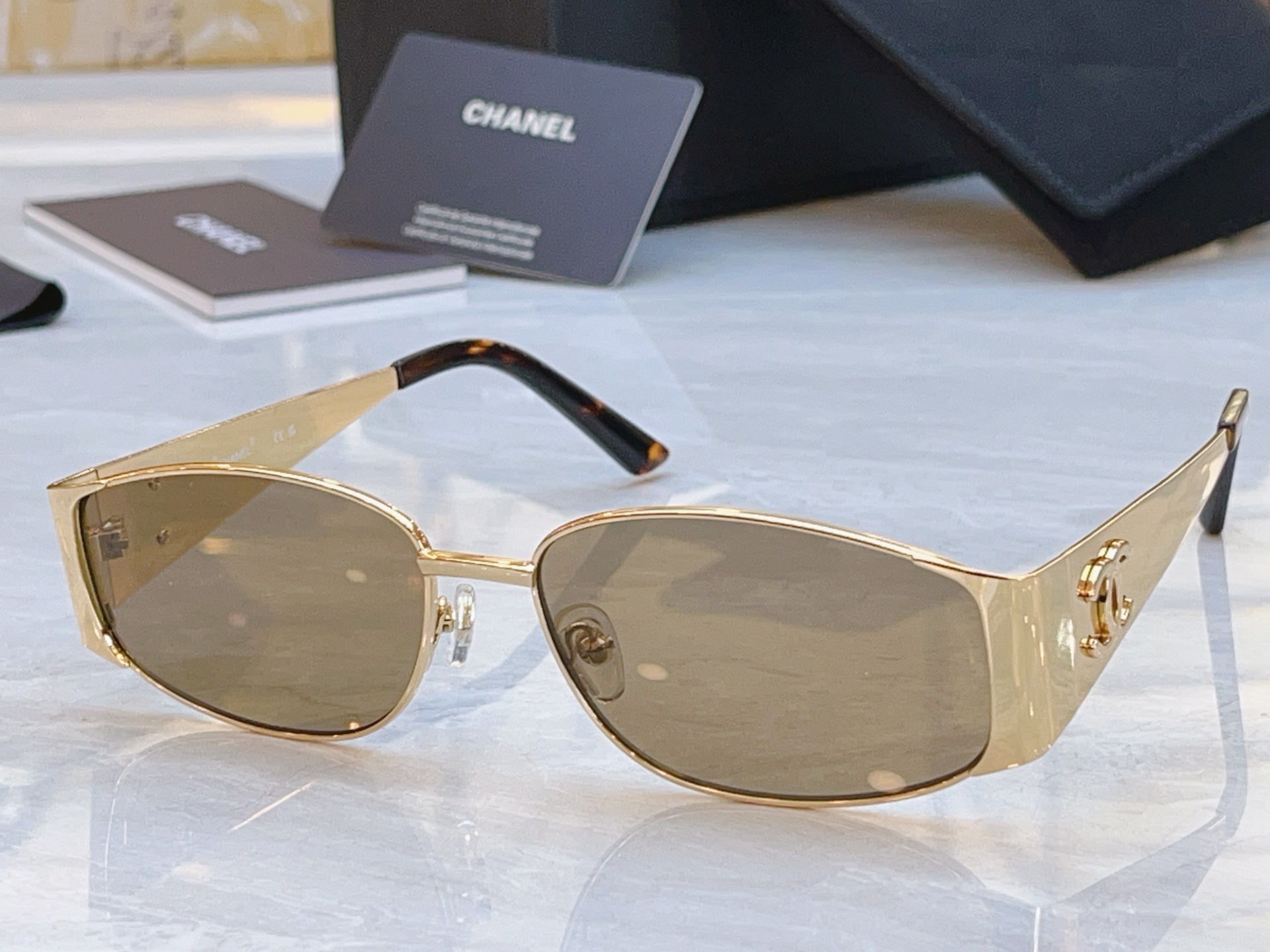 ，【CHANE*】香奈儿新款太阳镜，MODEL：08846，SIZE：54口18-145