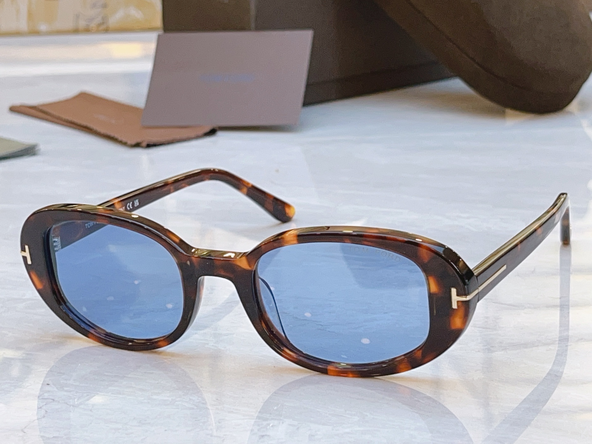 ，【TOM FOR*】汤姆*福特新款太阳镜，MODEL：FT1364，SIZE：51口21-140