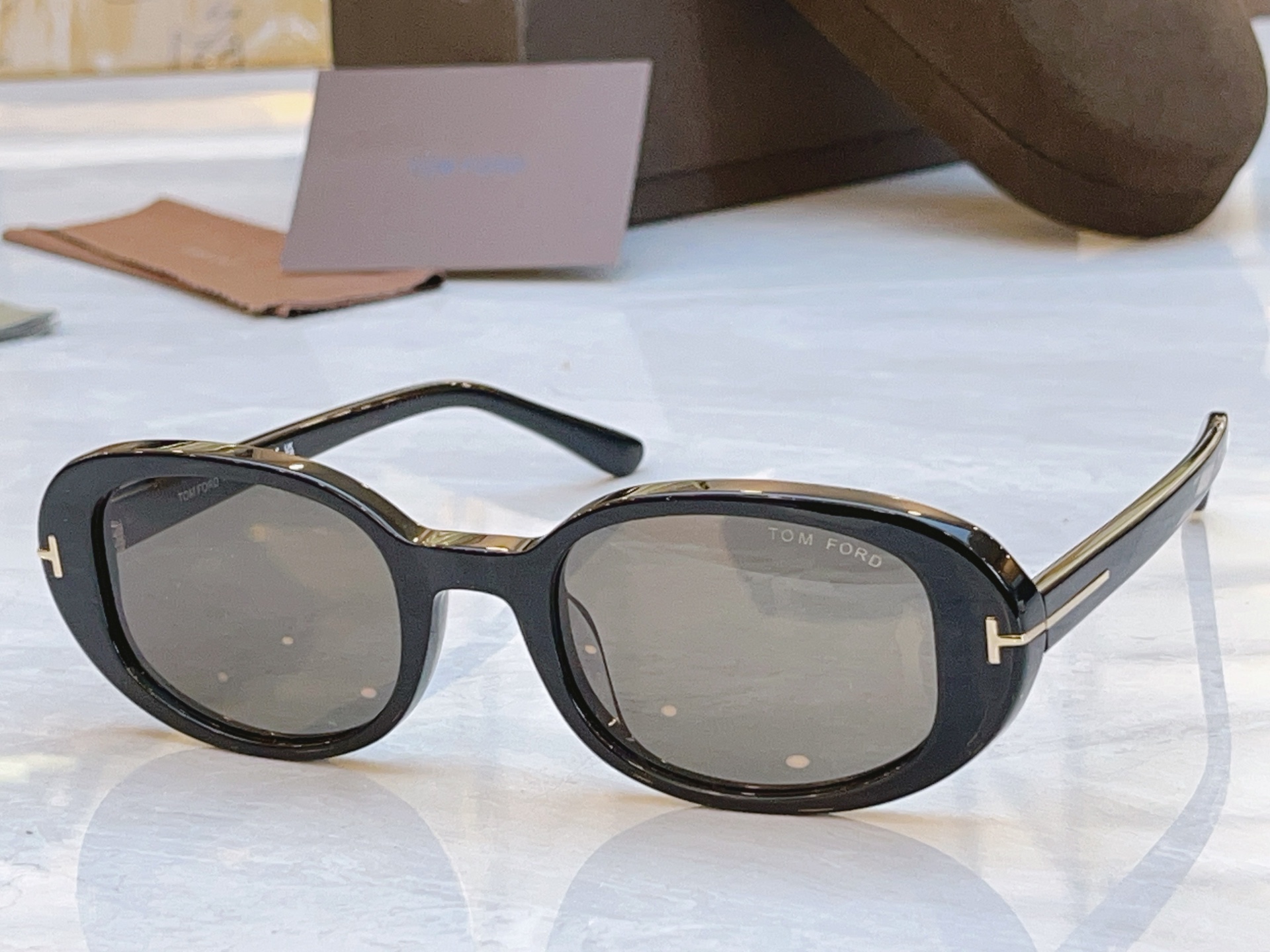 ，【TOM FOR*】汤姆*福特新款太阳镜，MODEL：FT1364，SIZE：51口21-140