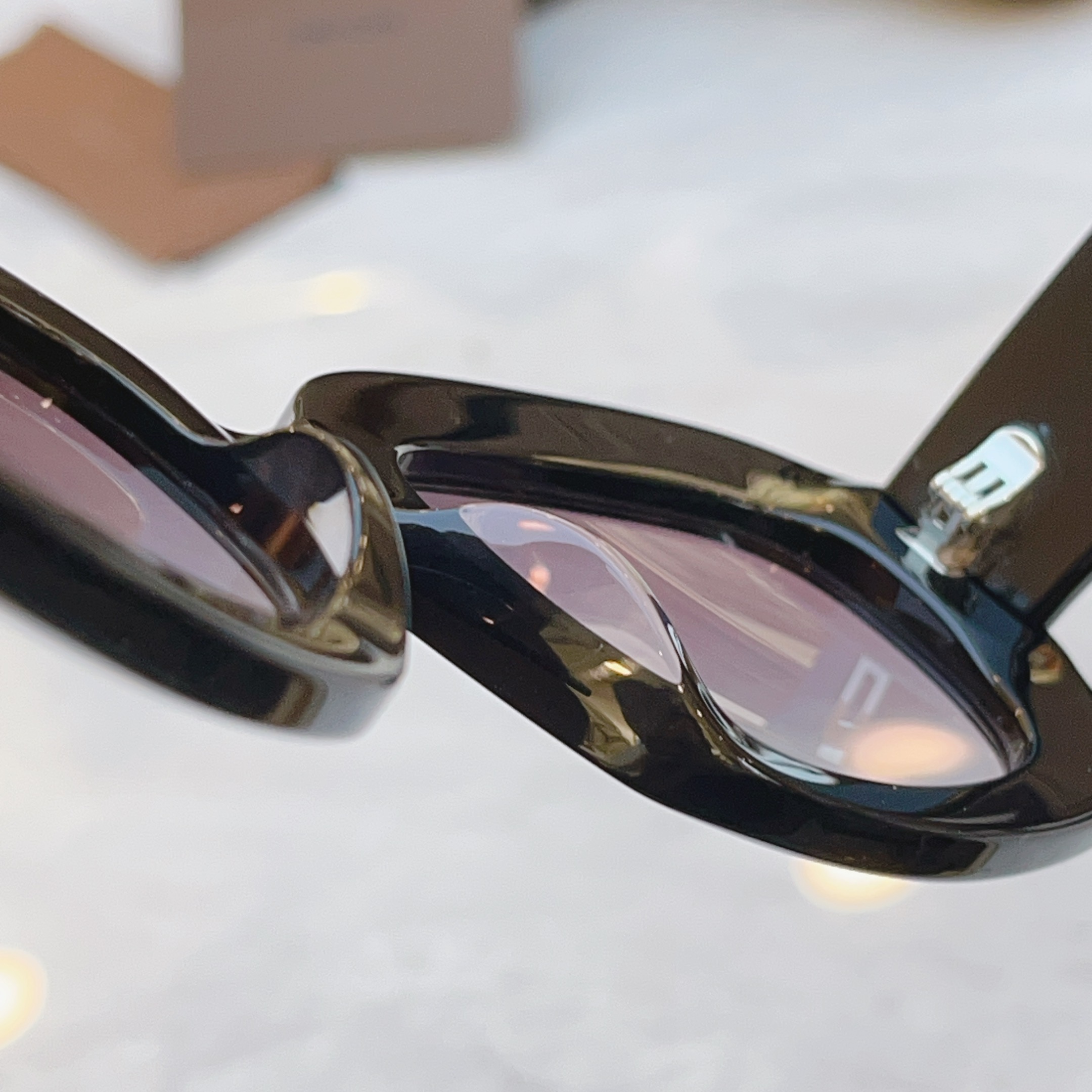 ，【TOM FOR*】汤姆*福特新款太阳镜，MODEL：FT1219-F，SIZE：53口23-140