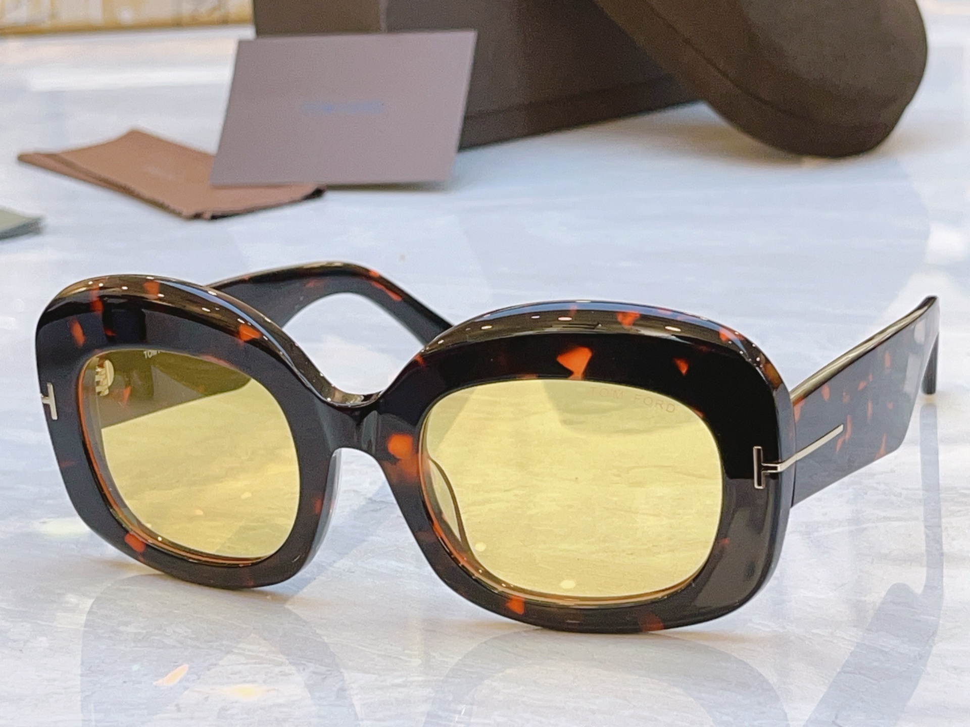 ，【TOM FOR*】汤姆*福特新款太阳镜，MODEL：FT1219-F，SIZE：53口23-140