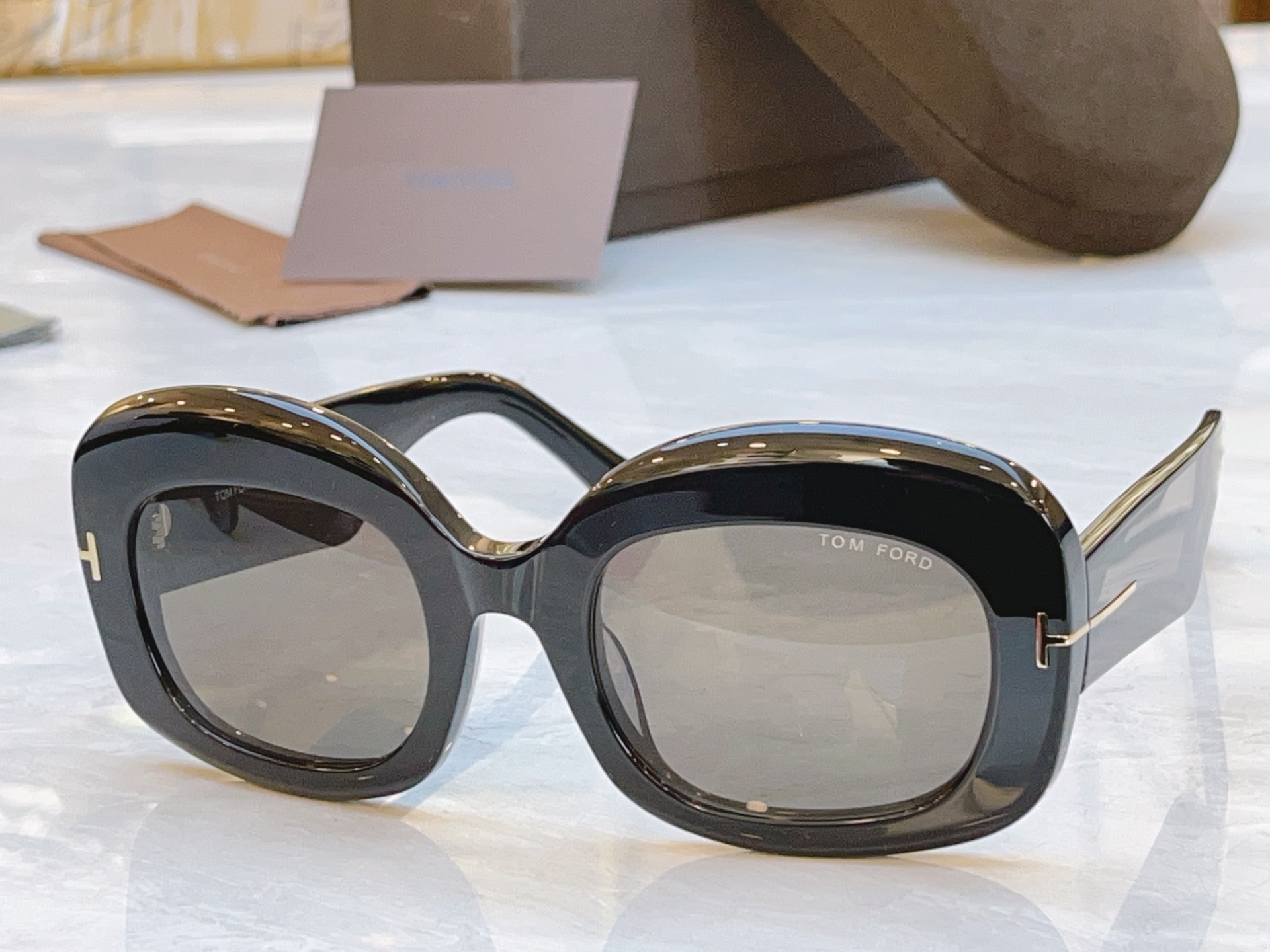 ，【TOM FOR*】汤姆*福特新款太阳镜，MODEL：FT1219-F，SIZE：53口23-140