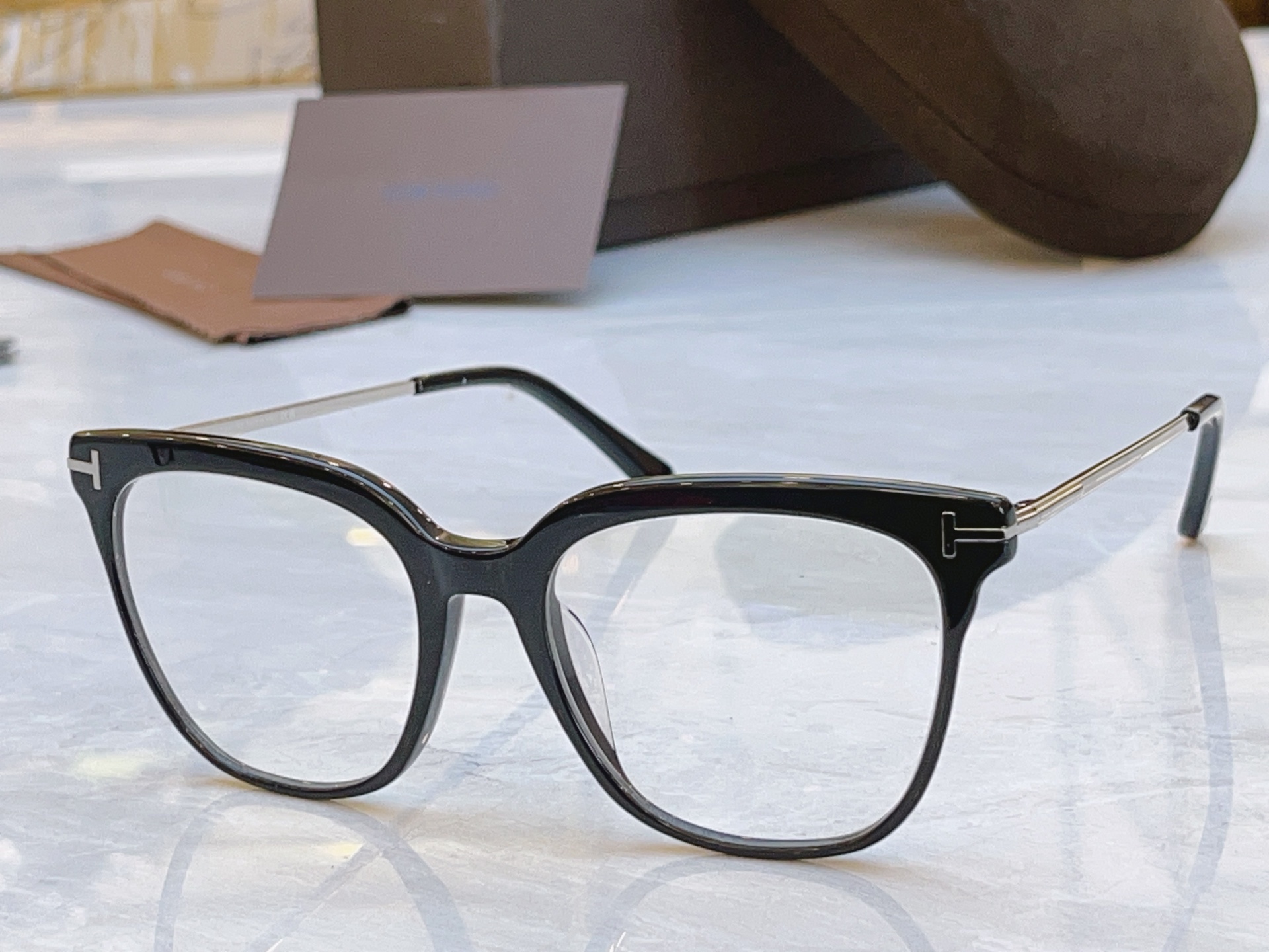 ，【TOM FOR*】汤姆*福特新款眼镜架，MODEL：FT1122，SIZE：56口21-145