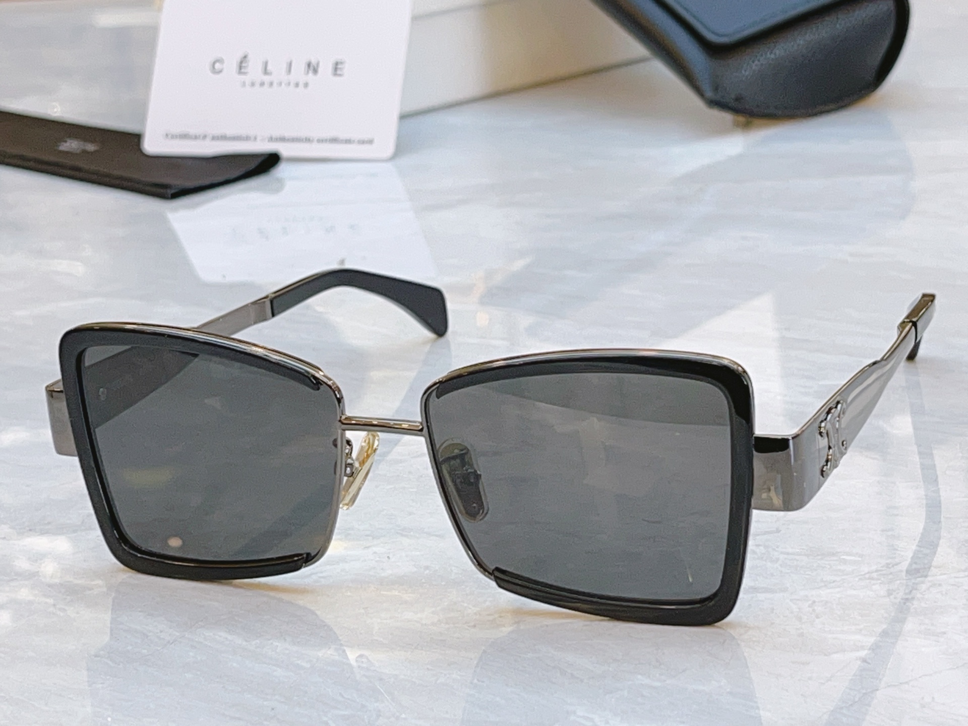 ，【CELIN*】赛*琳新款太阳镜， MODEL:CL40338F ，SIZE: 53口17-145