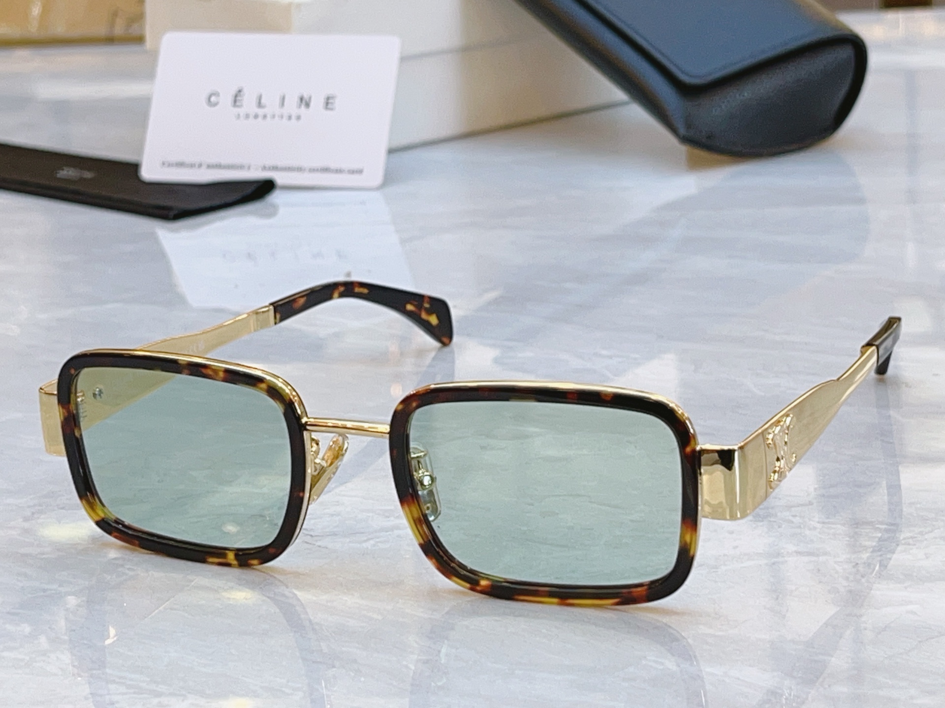 ，【CELIN*】赛*琳新款太阳镜， MODEL:CL40335F ，SIZE: 50口23-145