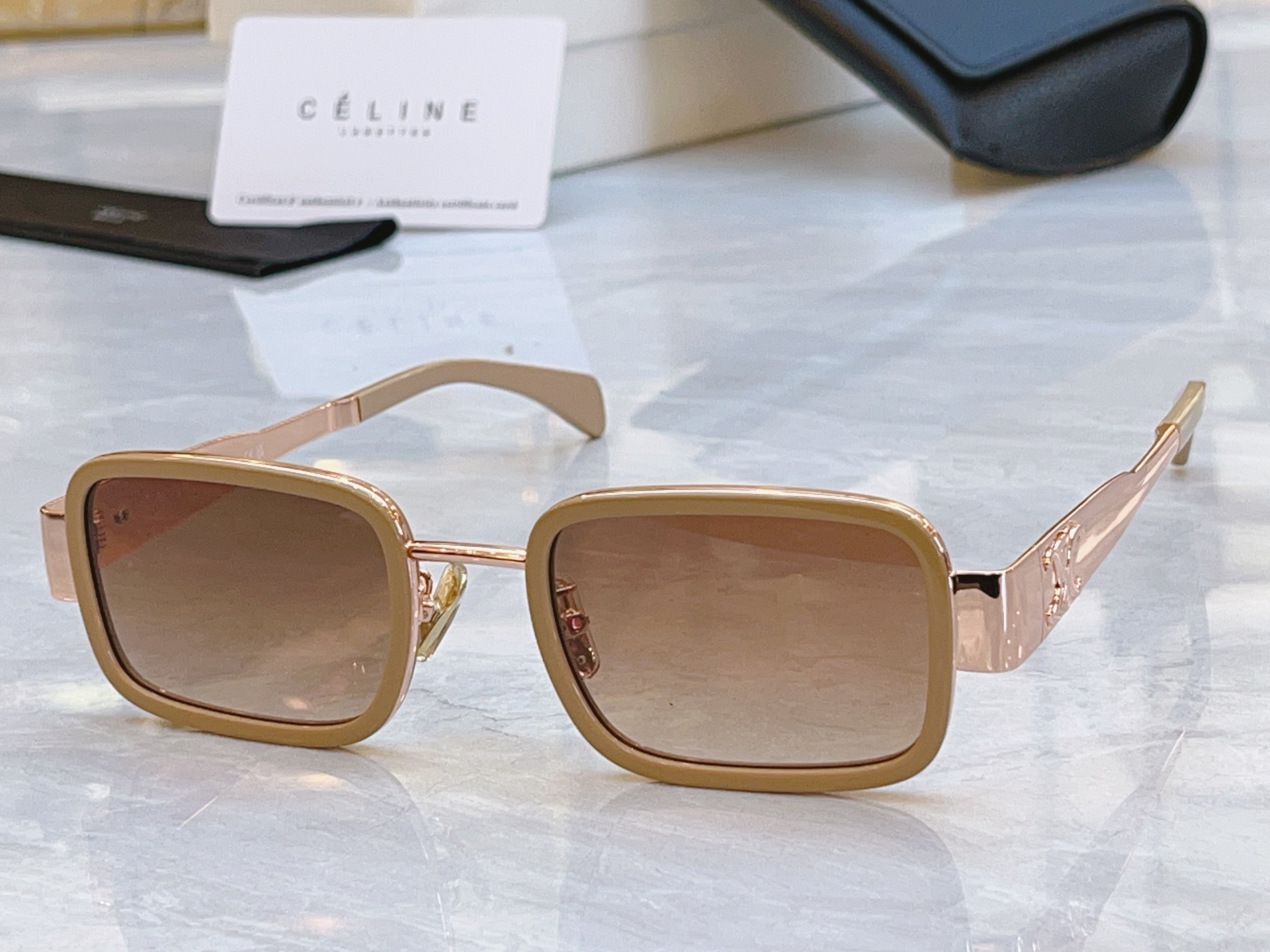 ，【CELIN*】赛*琳新款太阳镜， MODEL:CL40335F ，SIZE: 50口23-145