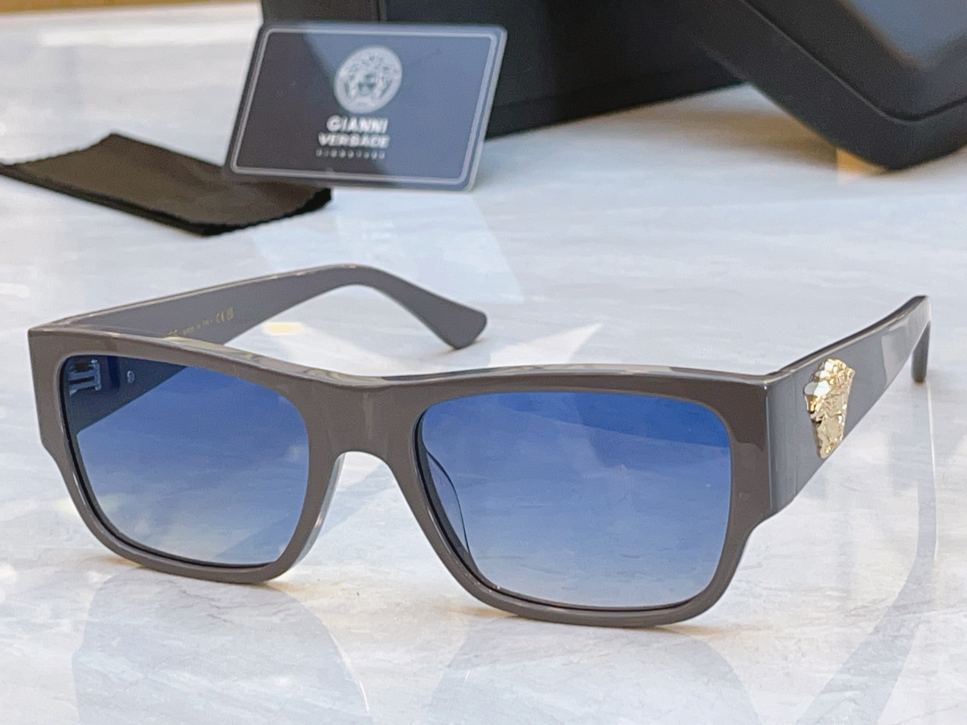 ，【VERSAC*】范思*哲新款太阳镜，MODEL：MOD 4701，SIZE：57口21-140