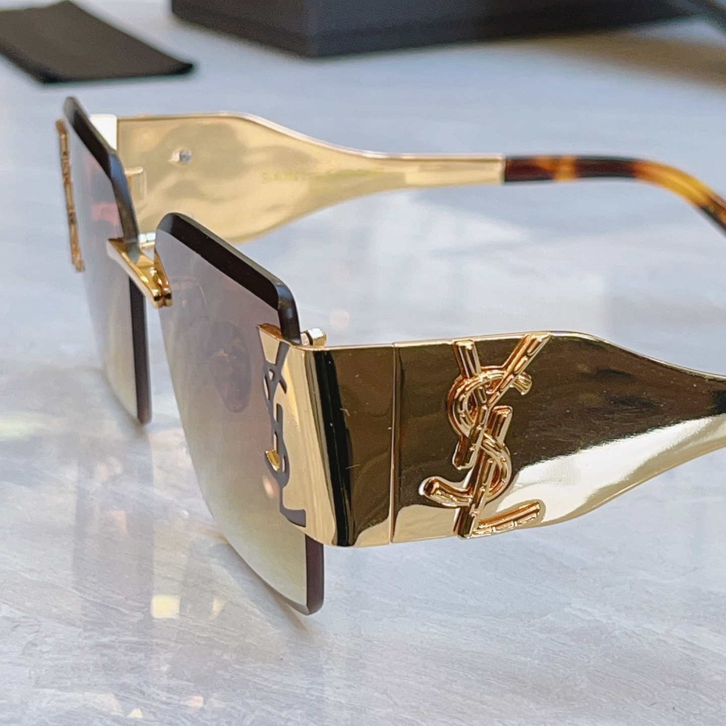 ，【SAINT LAUREN*】圣罗*兰新款太阳镜，MODEL：SL M1729L，SIZE：57口17