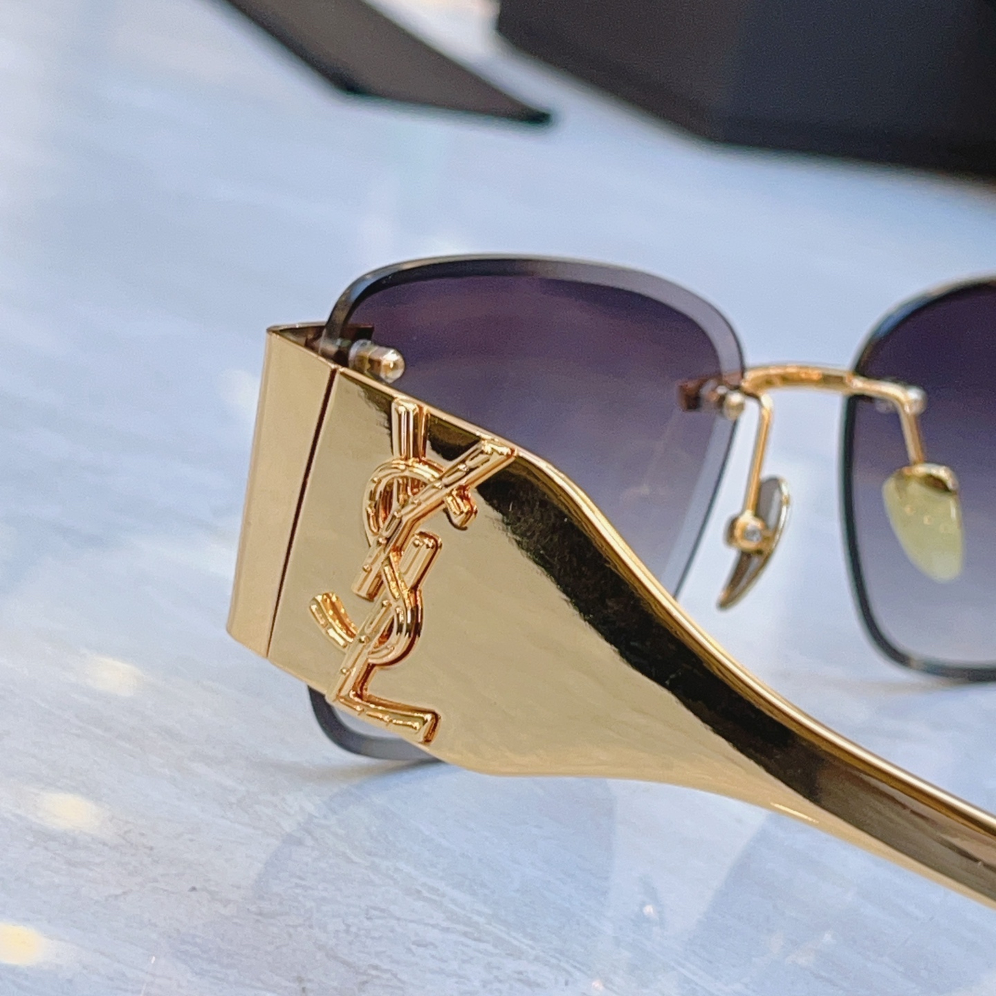 ，【SAINT LAUREN*】圣罗*兰新款太阳镜，MODEL：SL M1730L，SIZE：57口17