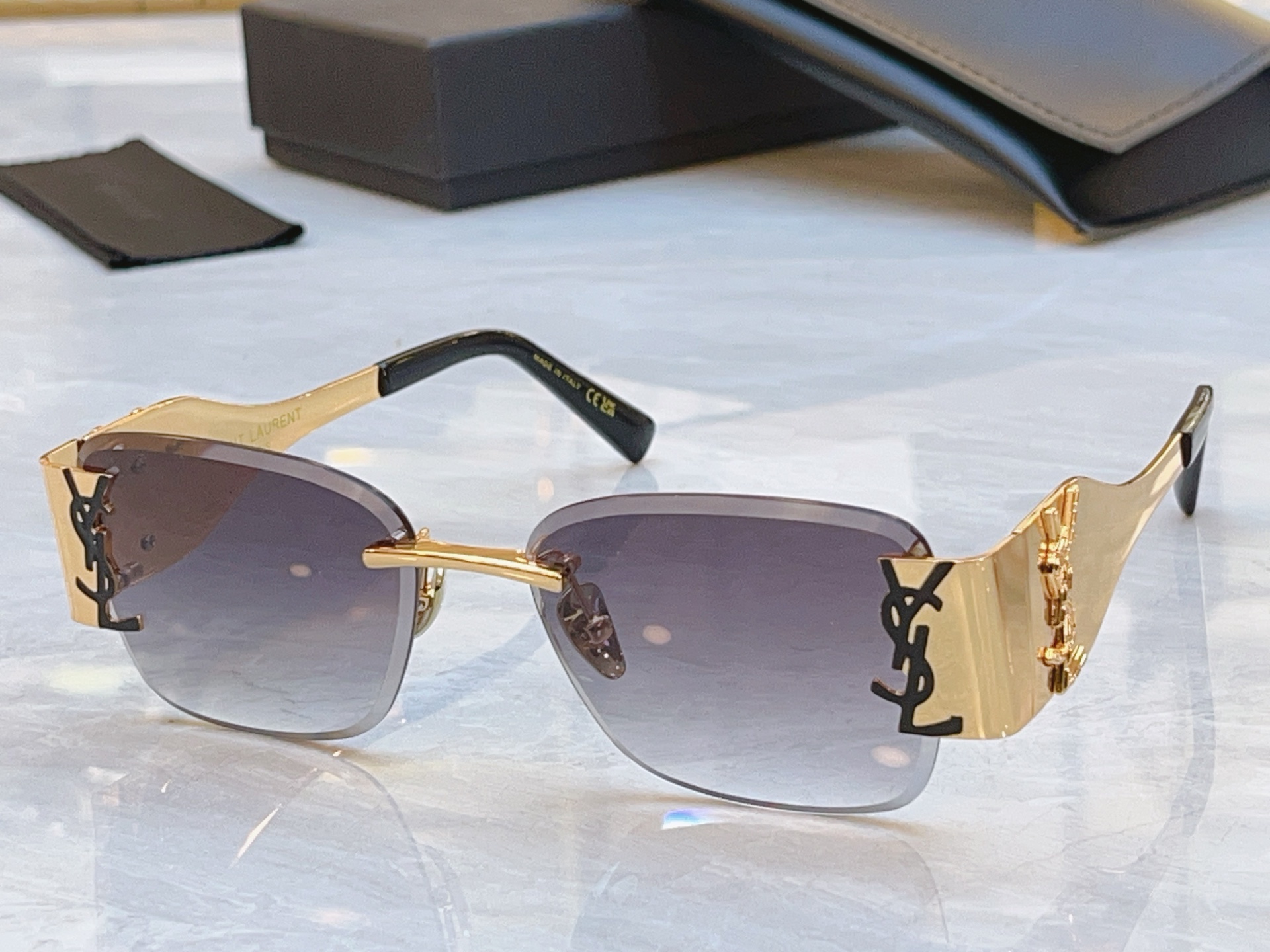 ，【SAINT LAUREN*】圣罗*兰新款太阳镜，MODEL：SL M1730L，SIZE：57口17