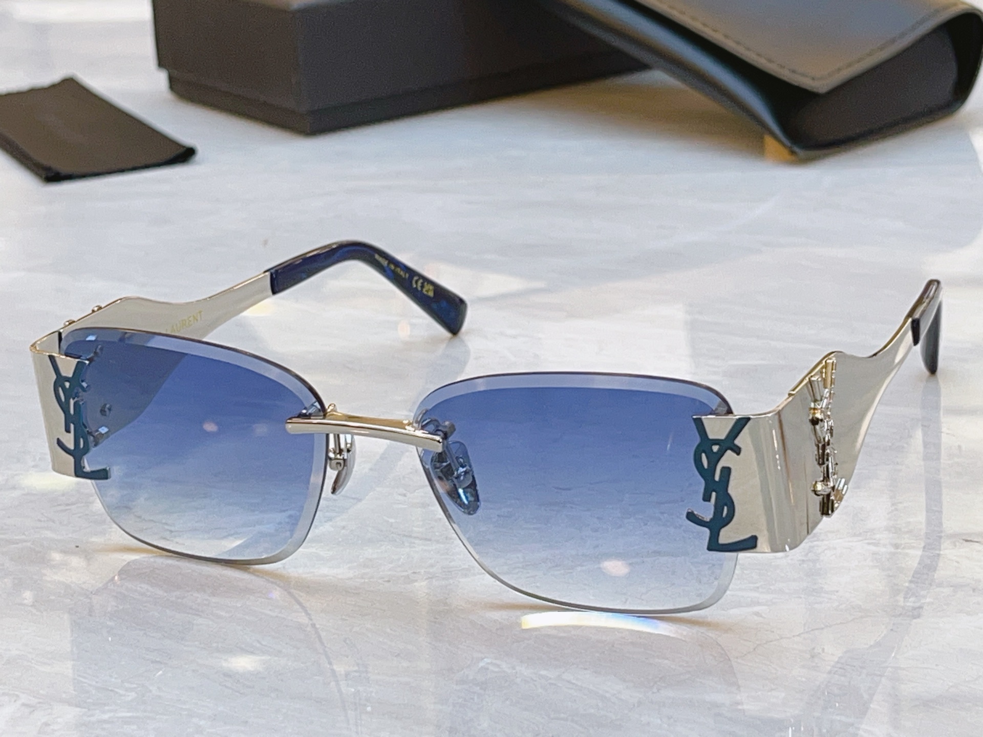 ，【SAINT LAUREN*】圣罗*兰新款太阳镜，MODEL：SL M1730L，SIZE：57口17