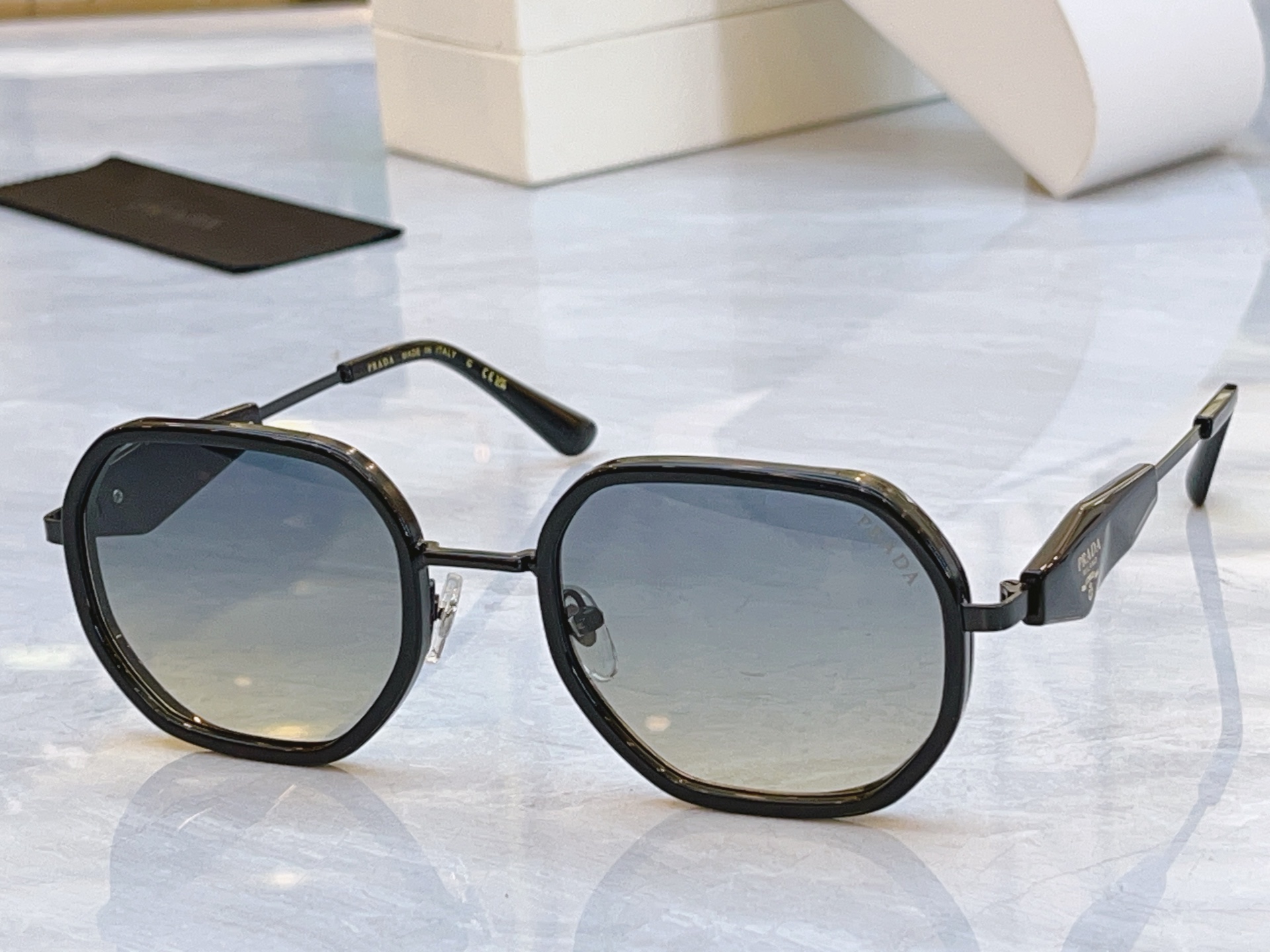 ，【PRAD*】普拉*达新款太阳镜，MODEL：PR 213VS，SIZE：54口22-145