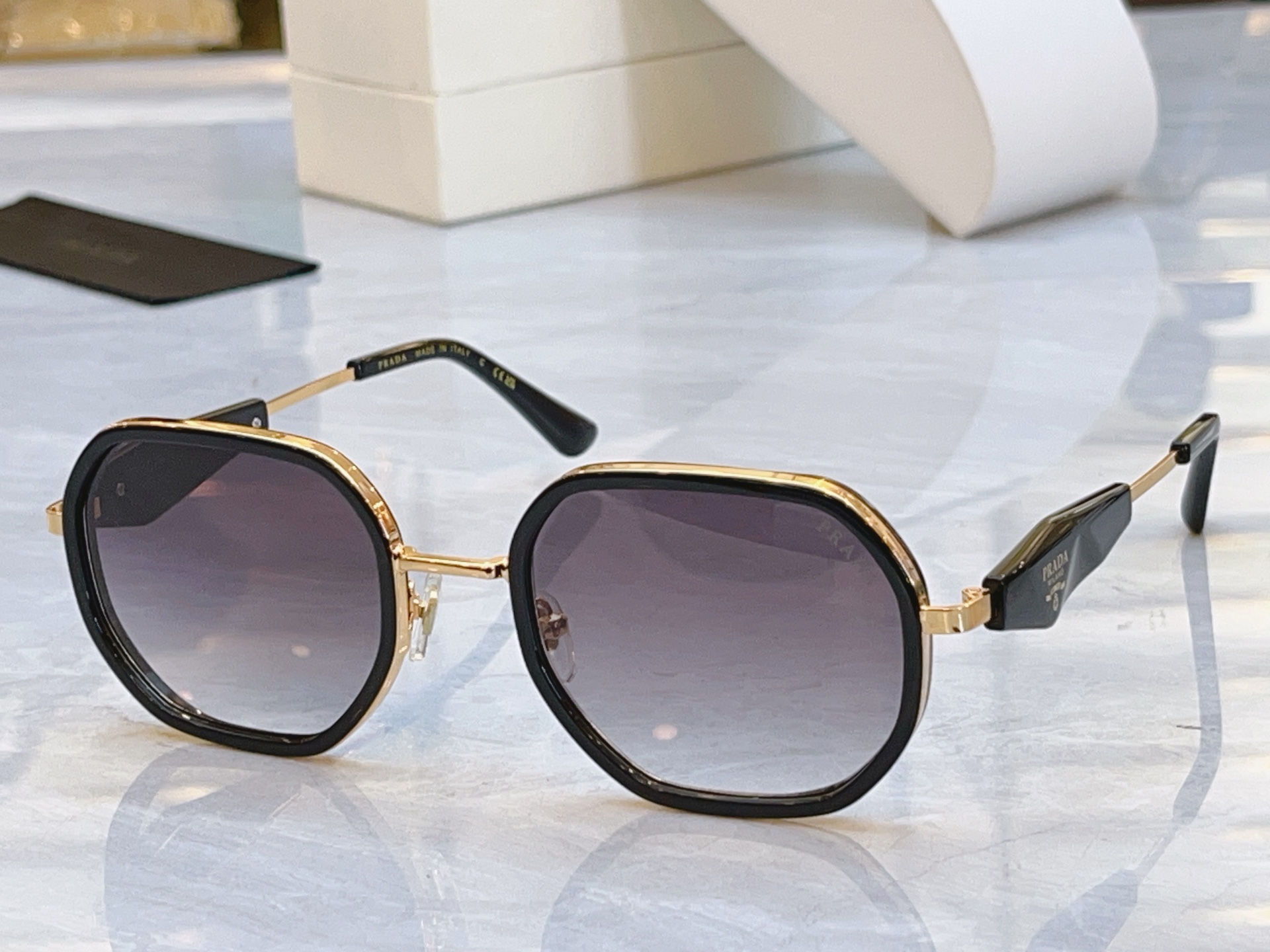 ，【PRAD*】普拉*达新款太阳镜，MODEL：PR 213VS，SIZE：54口22-145