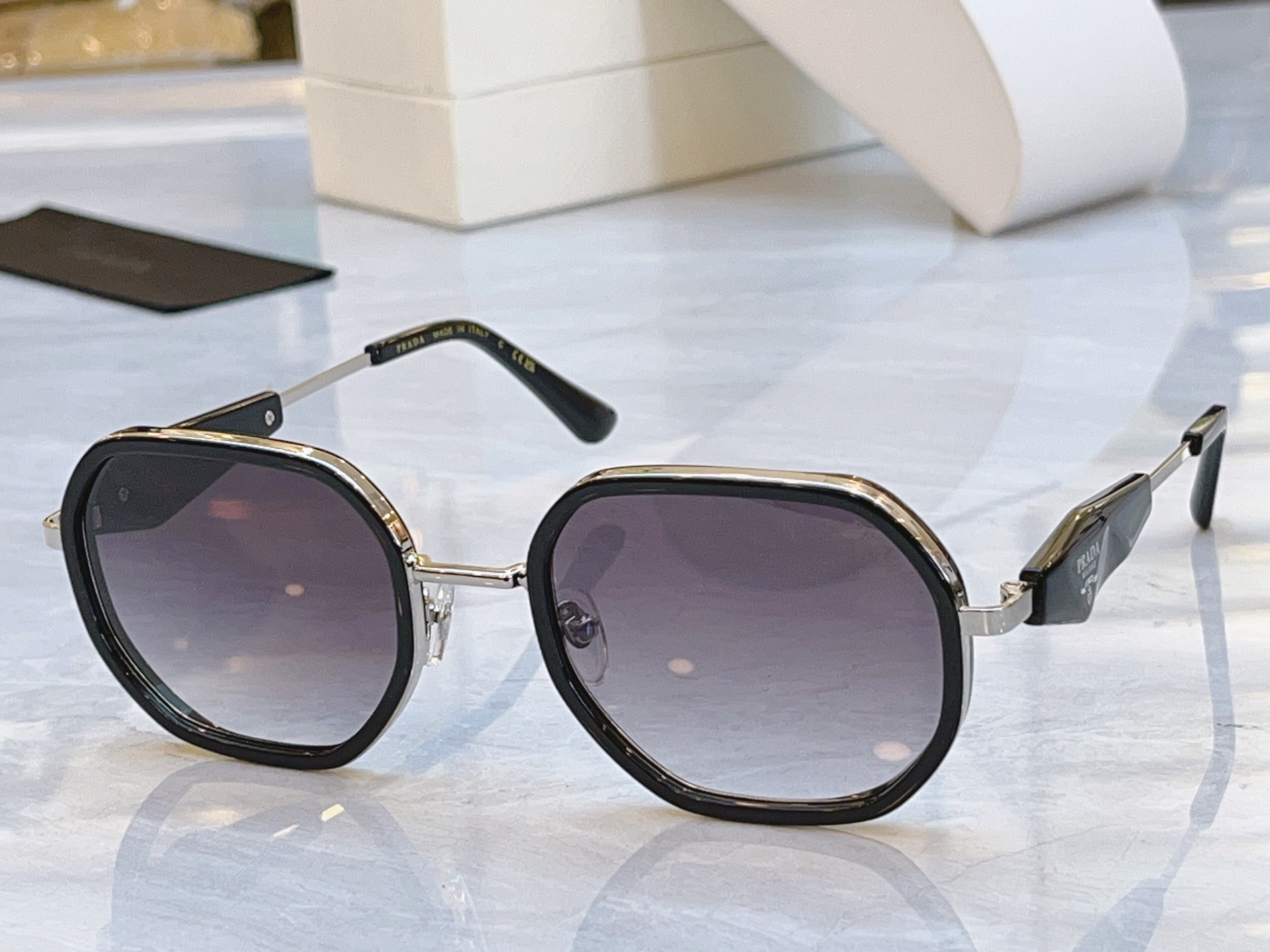 ，【PRAD*】普拉*达新款太阳镜，MODEL：PR 213VS，SIZE：54口22-145