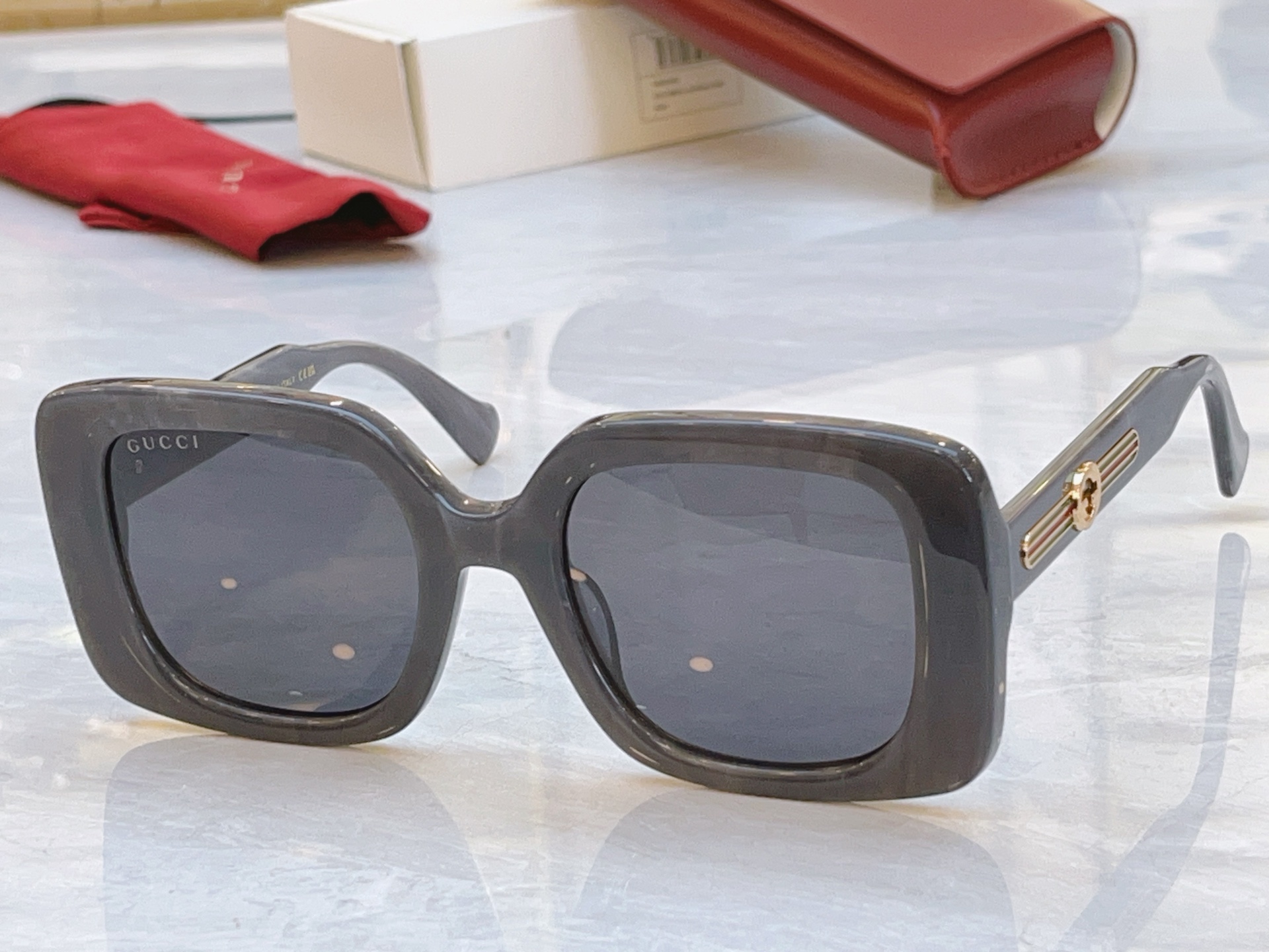 ，【GUCC*】古*驰新款太阳镜，MODEL：GG1557SK，SIZE：54口23-145