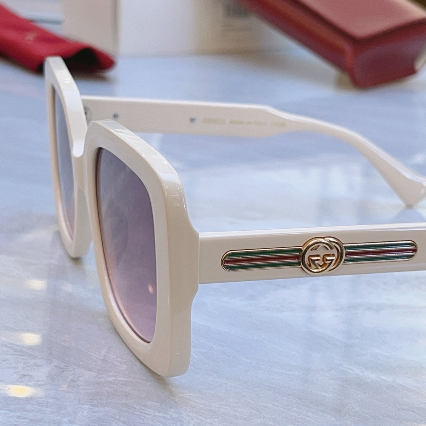 ，【GUCC*】古*驰新款太阳镜，MODEL：GG1557SK，SIZE：54口23-145