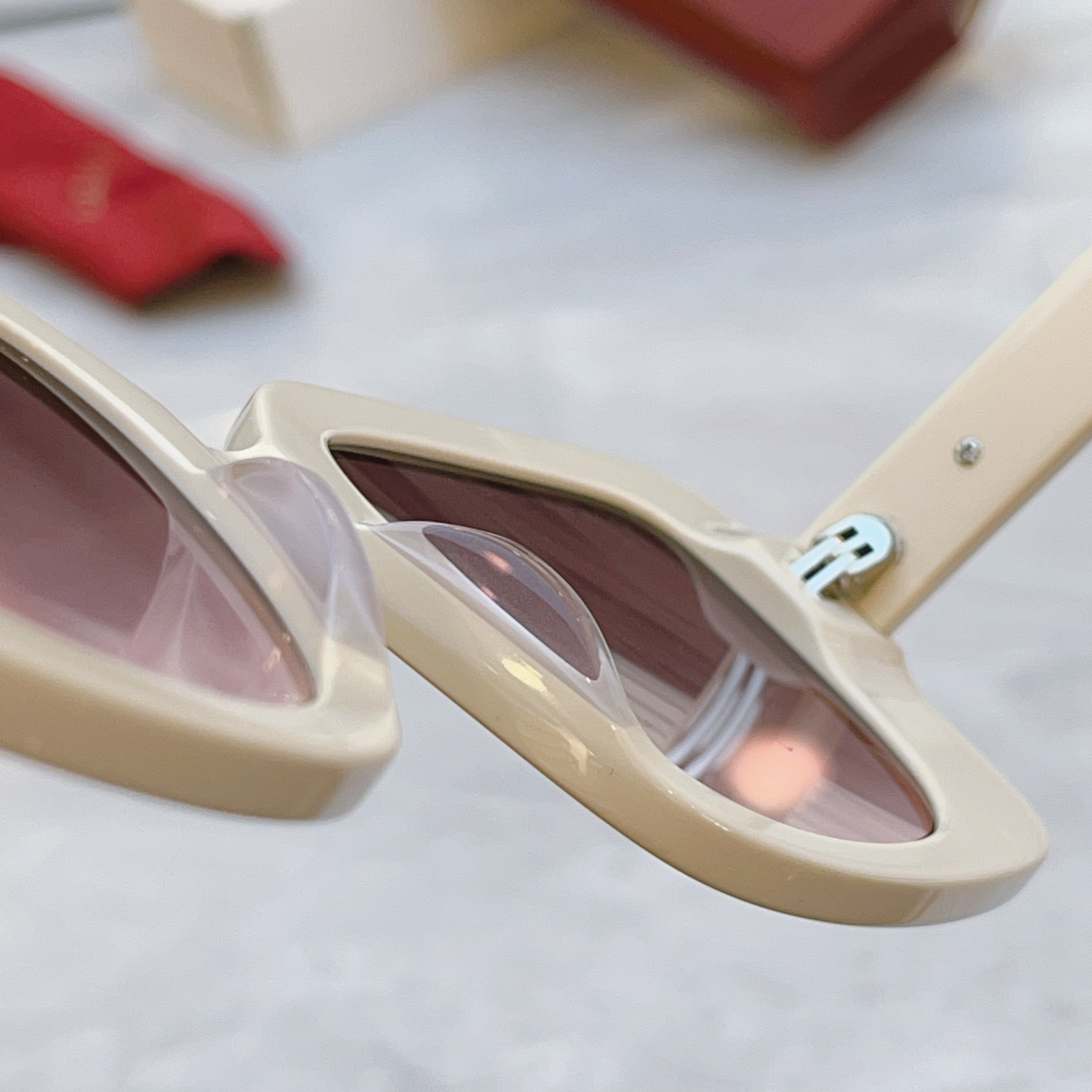 ，【GUCC*】古*驰新款太阳镜，MODEL：GG1557SK，SIZE：54口23-145