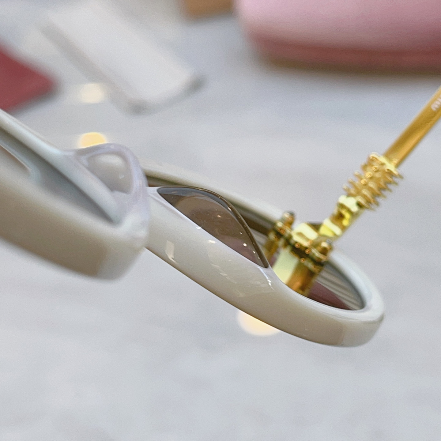 ，【MIUMI*】缪*缪新款太阳镜🕶️，Mod：MU 160AV，SIZE:57口22-142