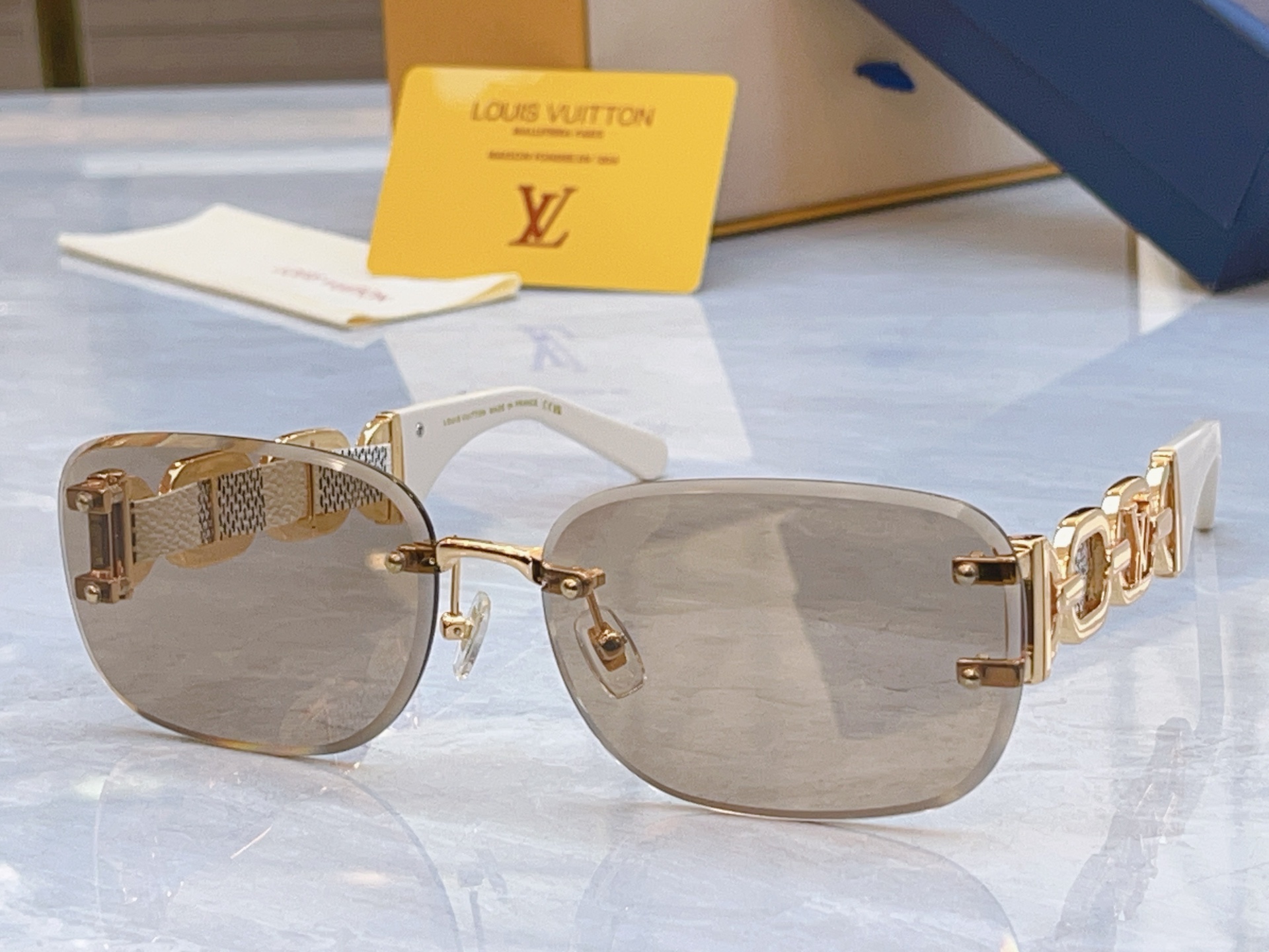 ，【LOUIS VUITTO*】路易*威登新款太阳镜，MODEL：Z2057U，SIZE：65口17-1