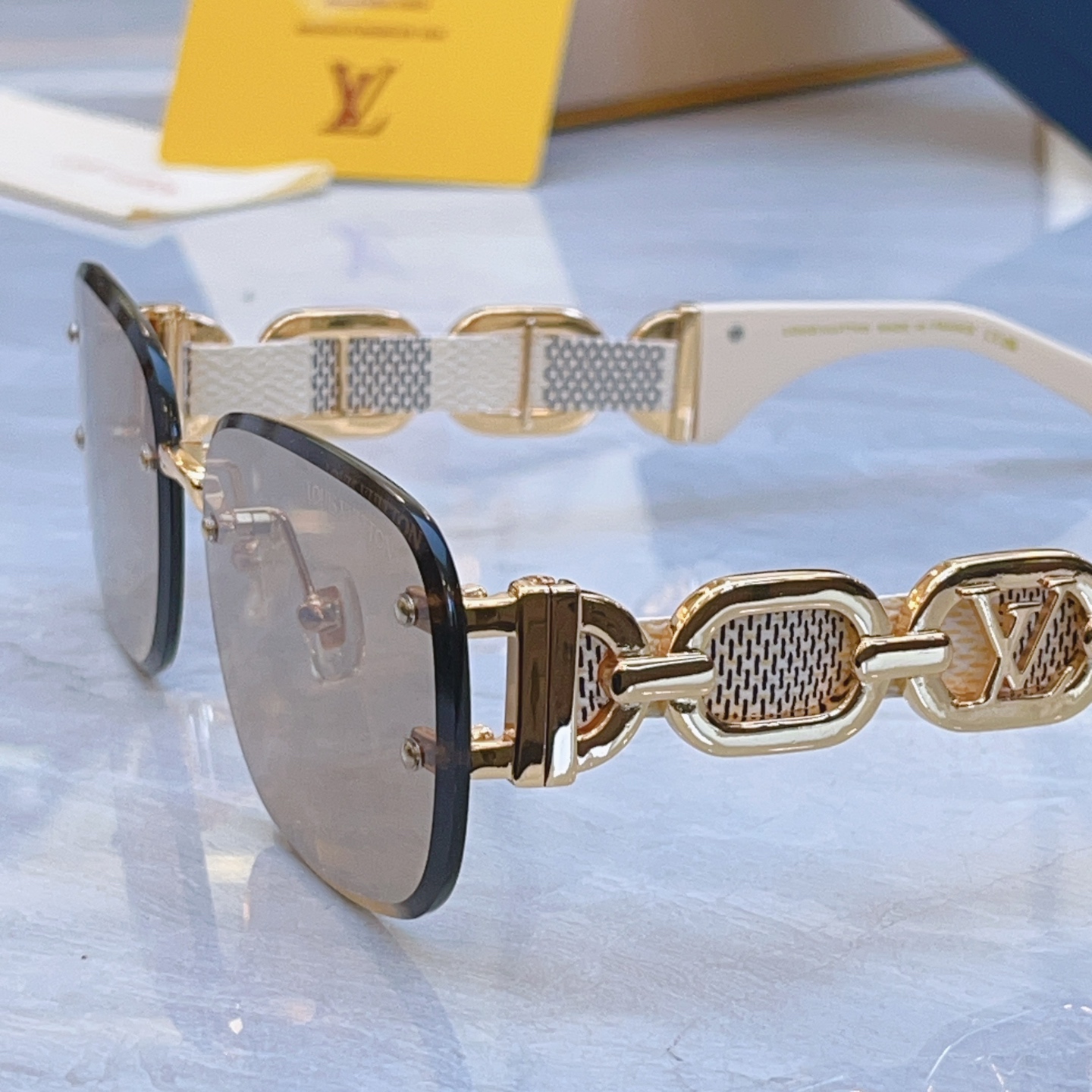 ，【LOUIS VUITTO*】路易*威登新款太阳镜，MODEL：Z2057U，SIZE：65口17-1