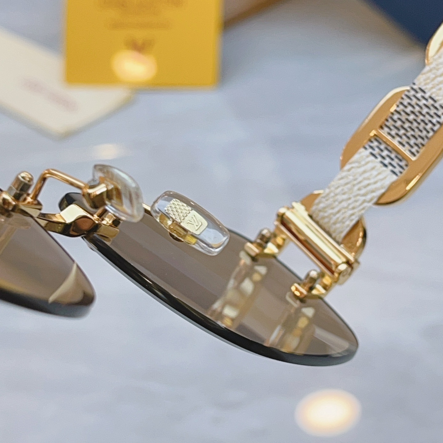 ，【LOUIS VUITTO*】路易*威登新款太阳镜，MODEL：Z2057U，SIZE：65口17-1