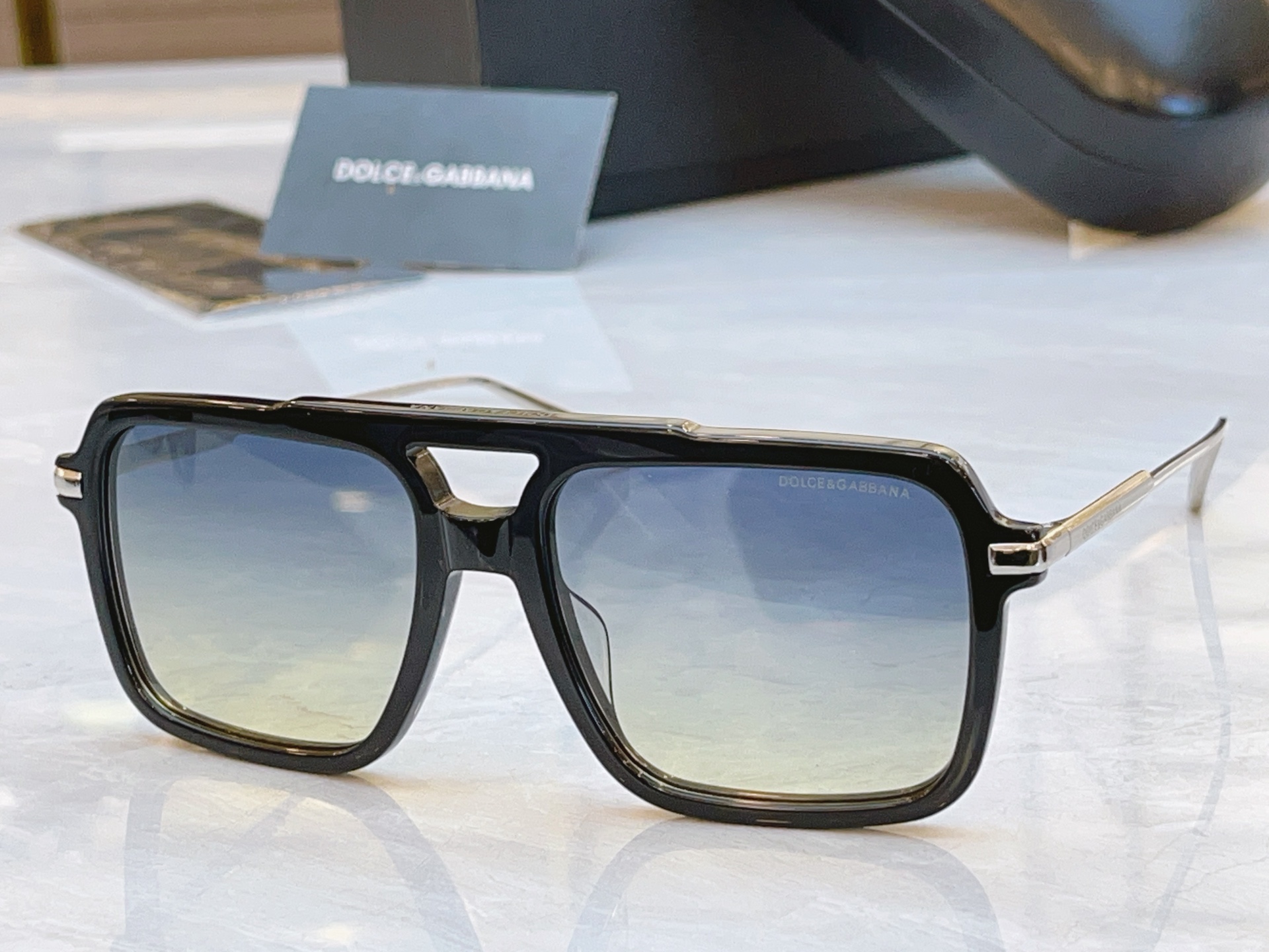，【DOLCE & GABBAN*】D*G新款太阳镜，MODEL：DG6684，SIZE：54口17-1