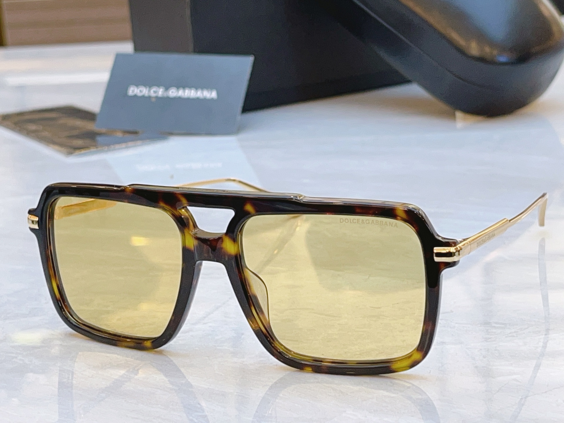 ，【DOLCE & GABBAN*】D*G新款太阳镜，MODEL：DG6684，SIZE：54口17-1