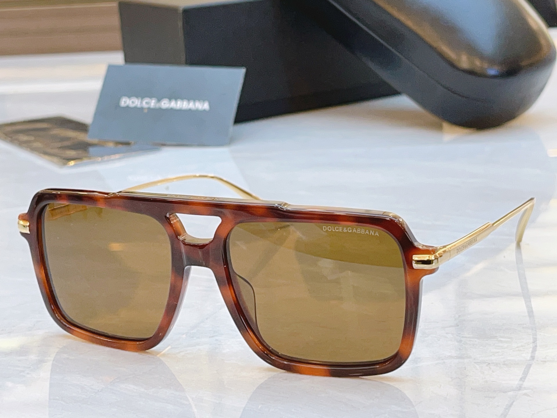 ，【DOLCE & GABBAN*】D*G新款太阳镜，MODEL：DG6684，SIZE：54口17-1