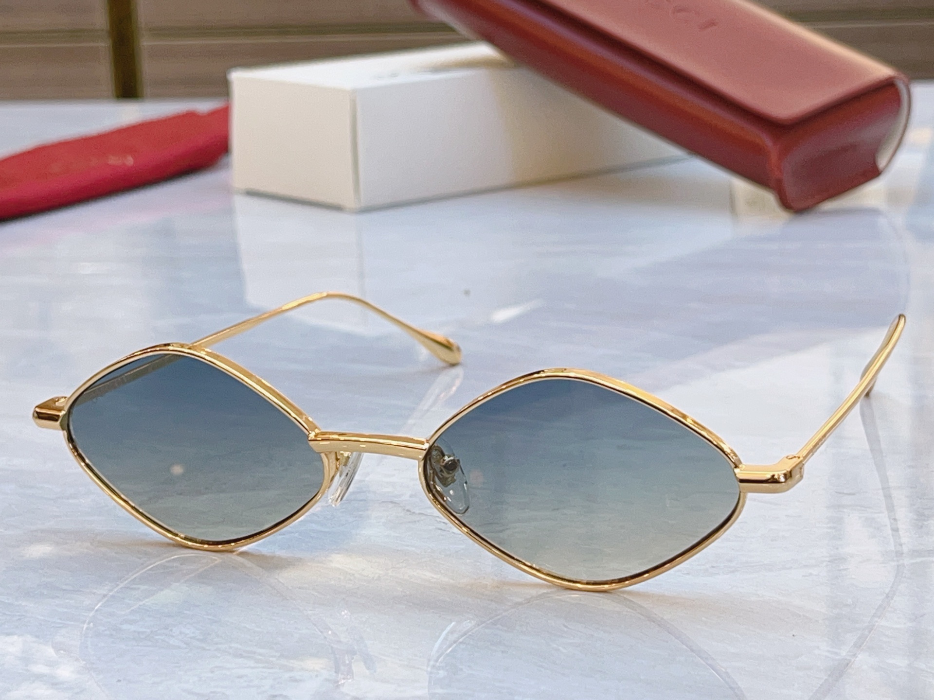 ，【GUCC*】古*驰新款太阳镜，MODEL：GG1658，SIZE：55口18-145