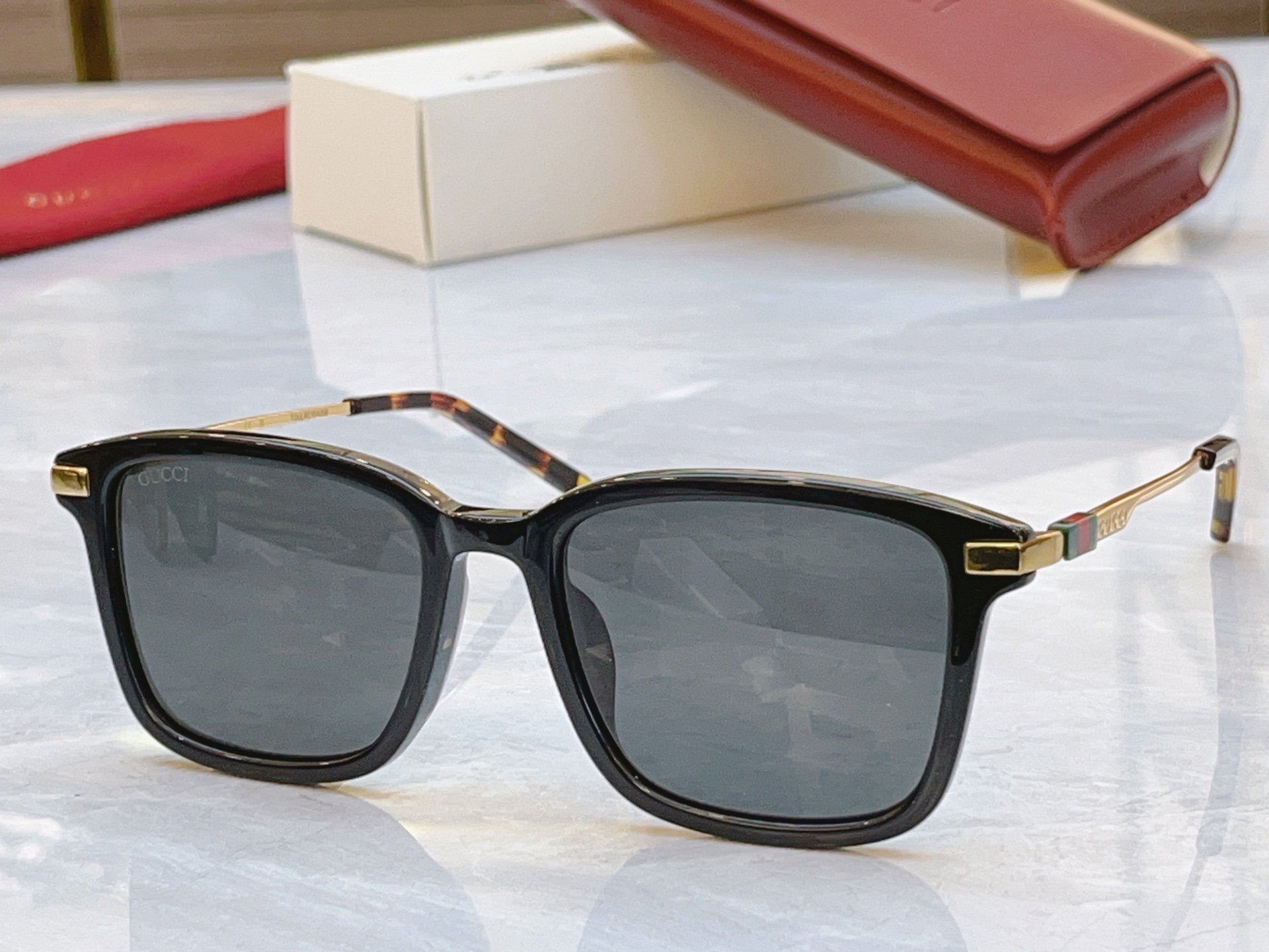 ，【GUCC*】古*驰新款太阳镜，MODEL：GG2246SK，SIZE：55口19-145