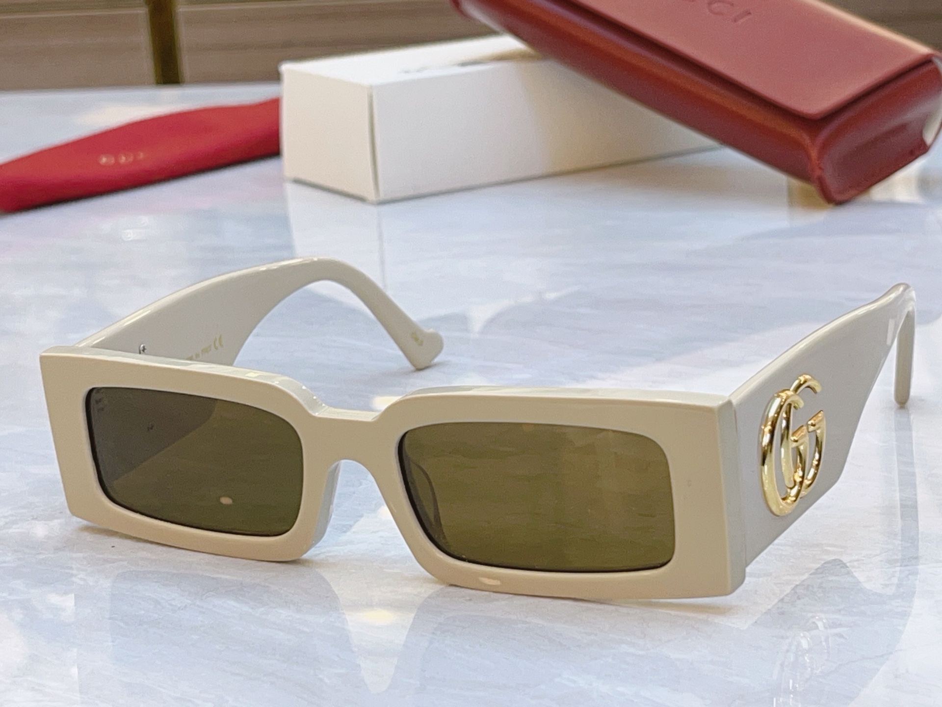 ，【GUCC*】古*驰新款太阳镜，MODEL：GG1425S，SIZE：53口20-145