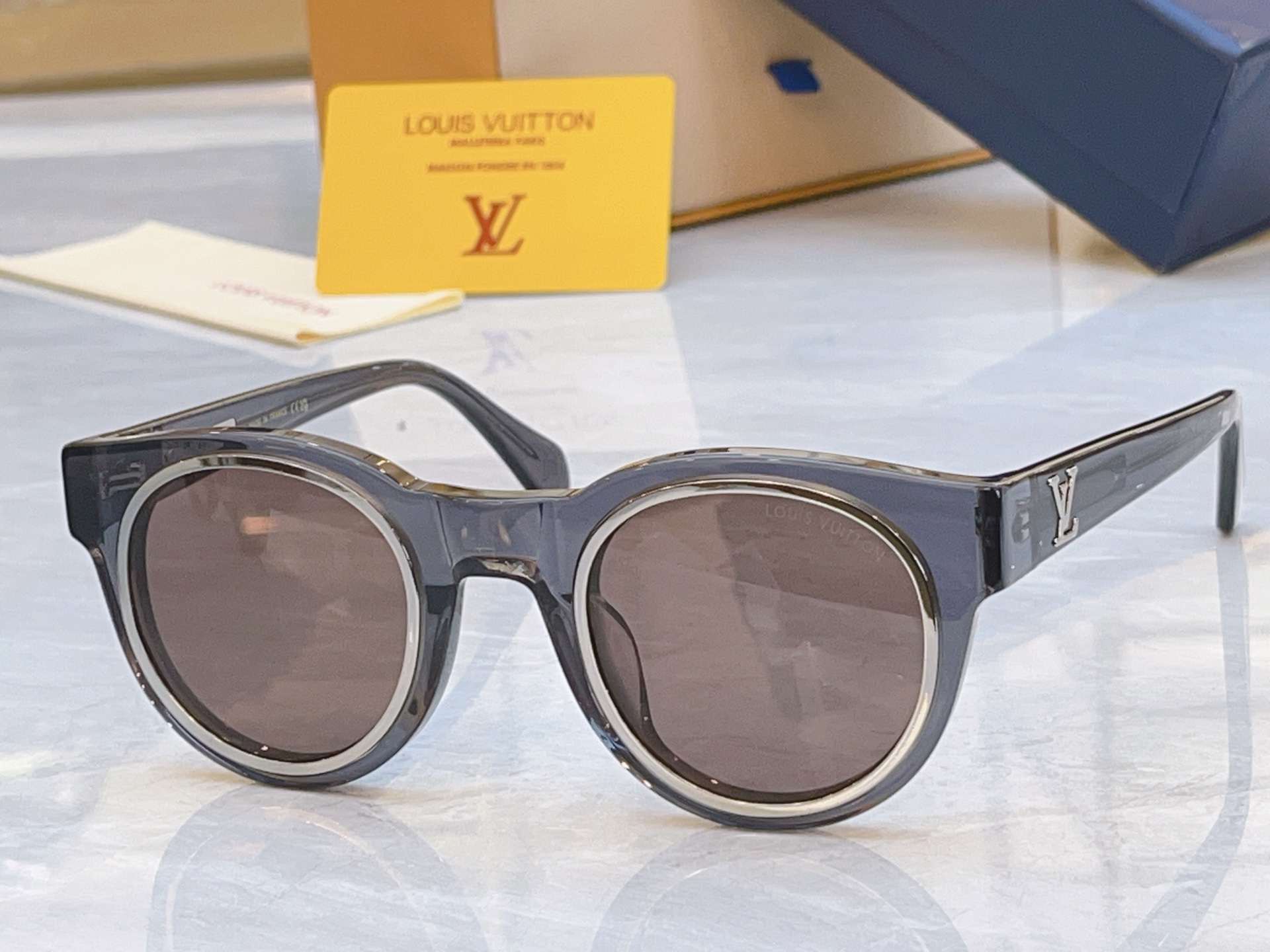 ，【LOUIS VUITTO*】路易*威登新款太阳镜，MODEL：Z2505E，SIZE：53口22-1