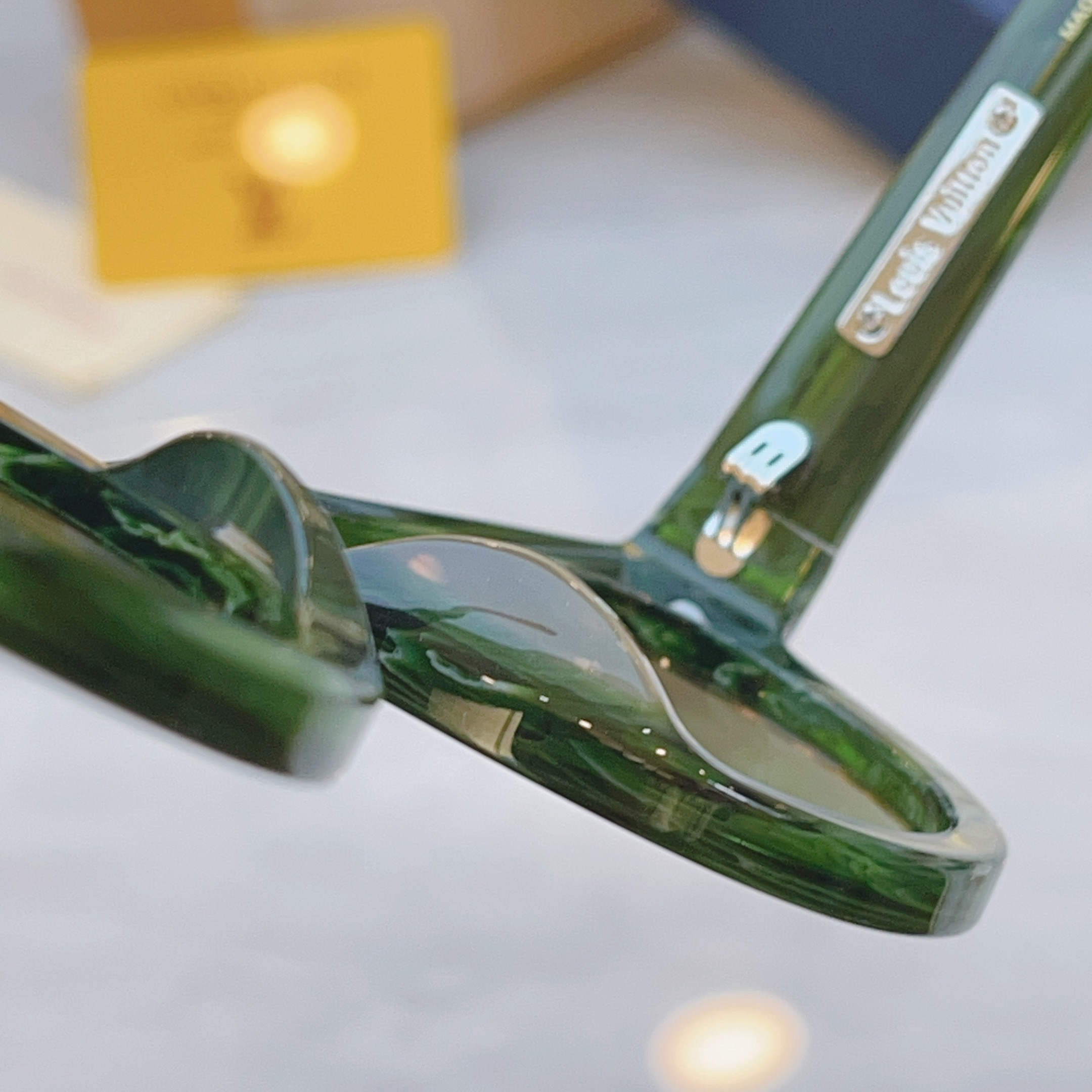 ，【LOUIS VUITTO*】路易*威登新款太阳镜，MODEL：Z2505E，SIZE：53口22-1