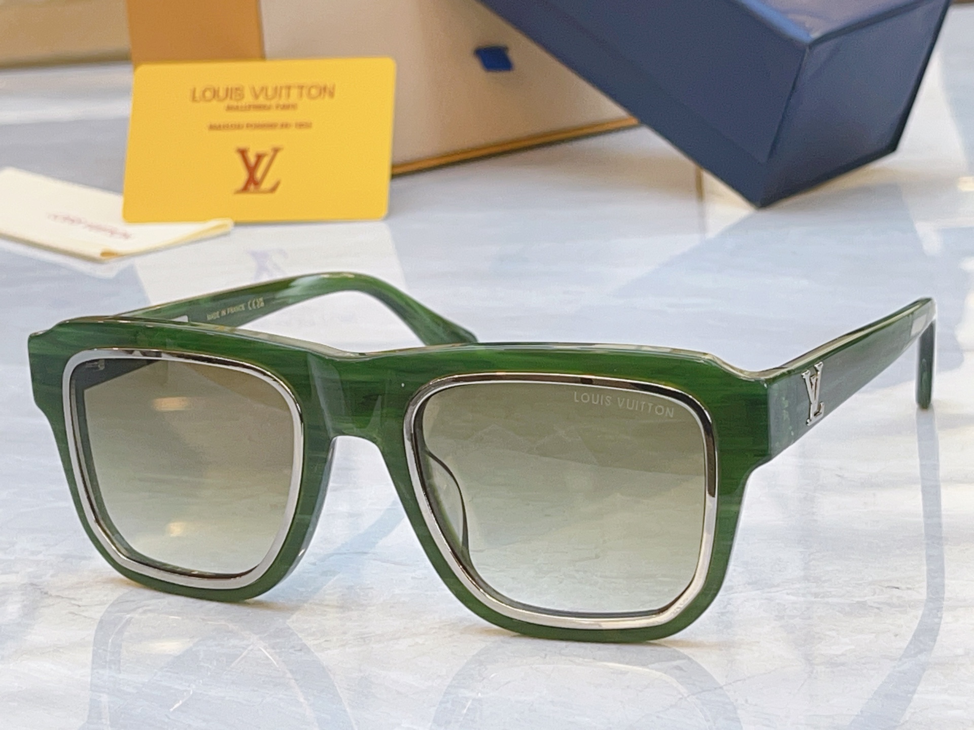 ，【LOUIS VUITTO*】路易*威登新款太阳镜，MODEL：Z2506U，SIZE：48口26-1