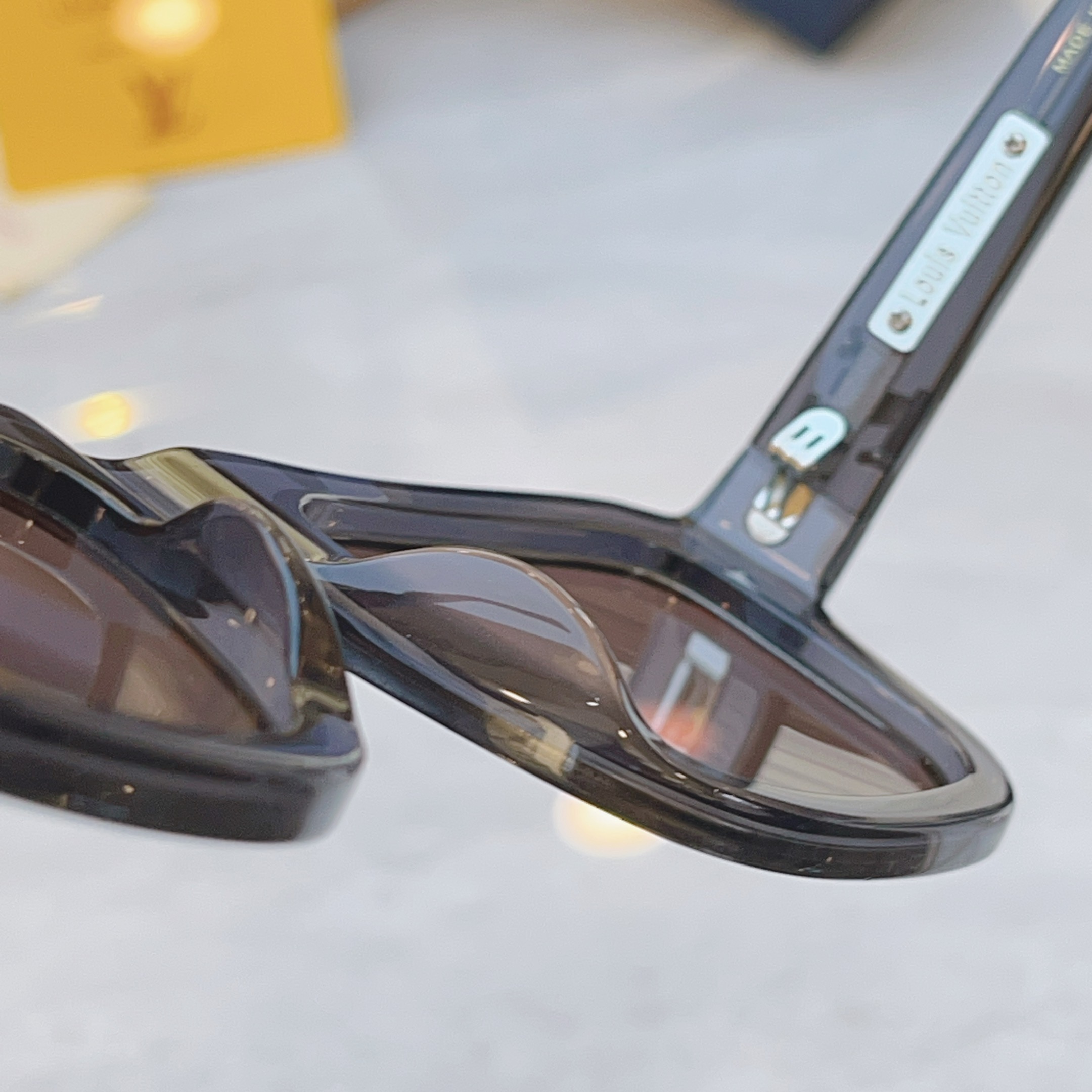 ，【LOUIS VUITTO*】路易*威登新款太阳镜，MODEL：Z2506U，SIZE：48口26-1