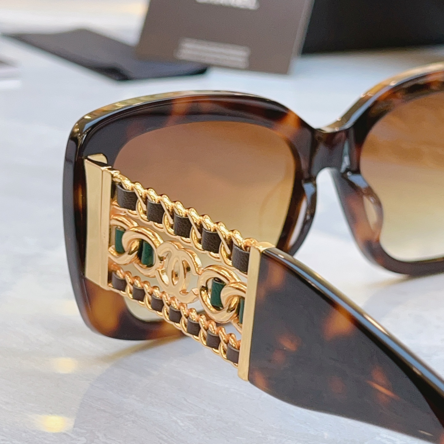 ，【CHANE*】香奈儿新款太阳镜，MODEL：CH1915Q，SIZE：55口19-145